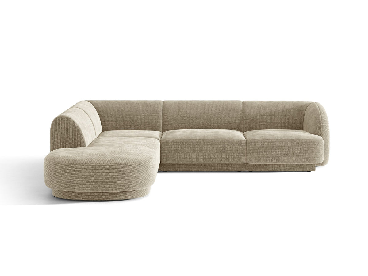Dunkelbeiges L-förmiges Ecksofa Miley von Micadoni mit Bluvel-Stoff, schwarzen Kunststoffbeinen und linker Ausrichtung, freigestellt.
