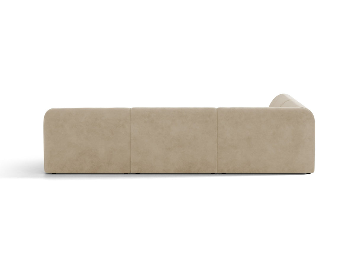 Dunkelbeiges L-förmiges Ecksofa Miley von Micadoni mit Bluvel-Stoff, schwarzen Kunststoffbeinen und linker Ausrichtung, freigestellt.
