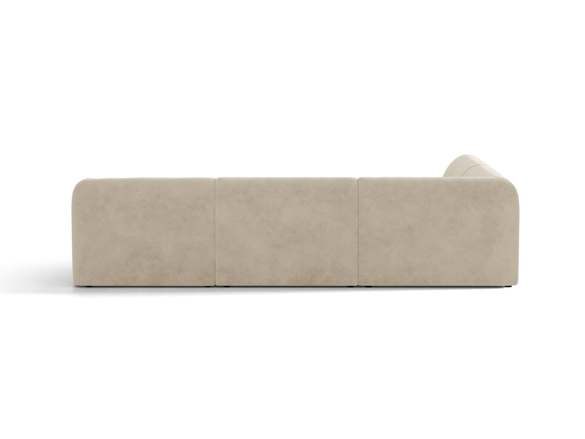 Dunkelbeiges L-förmiges Ecksofa Miley von Micadoni mit Bluvel-Stoff, schwarzen Kunststoffbeinen und linker Ausrichtung, freigestellt.