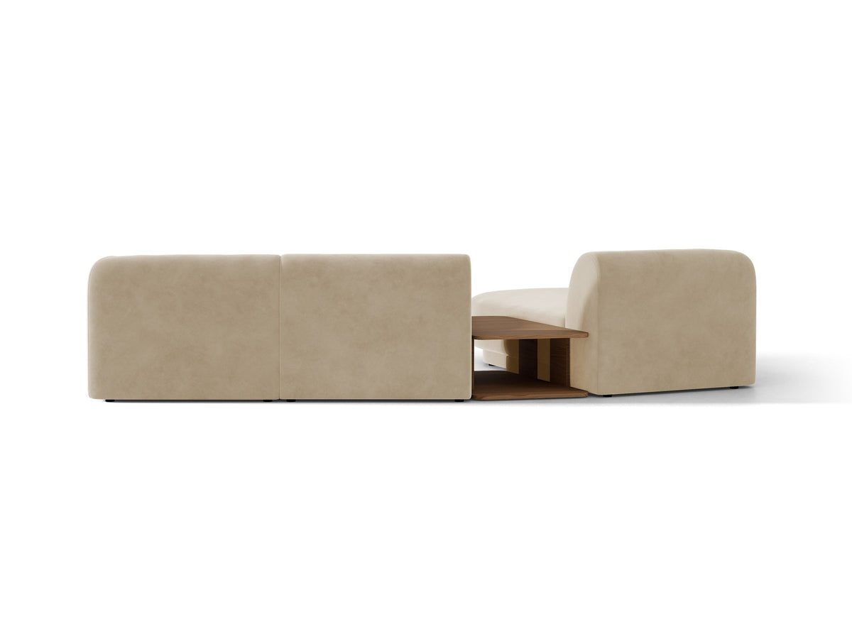 Braunes modulares Sofa Miley von Micadoni mit Bouclé-Stoff, schwarzen Kunststoffbeinen und breiter Sitzfläche im Wohnraum.