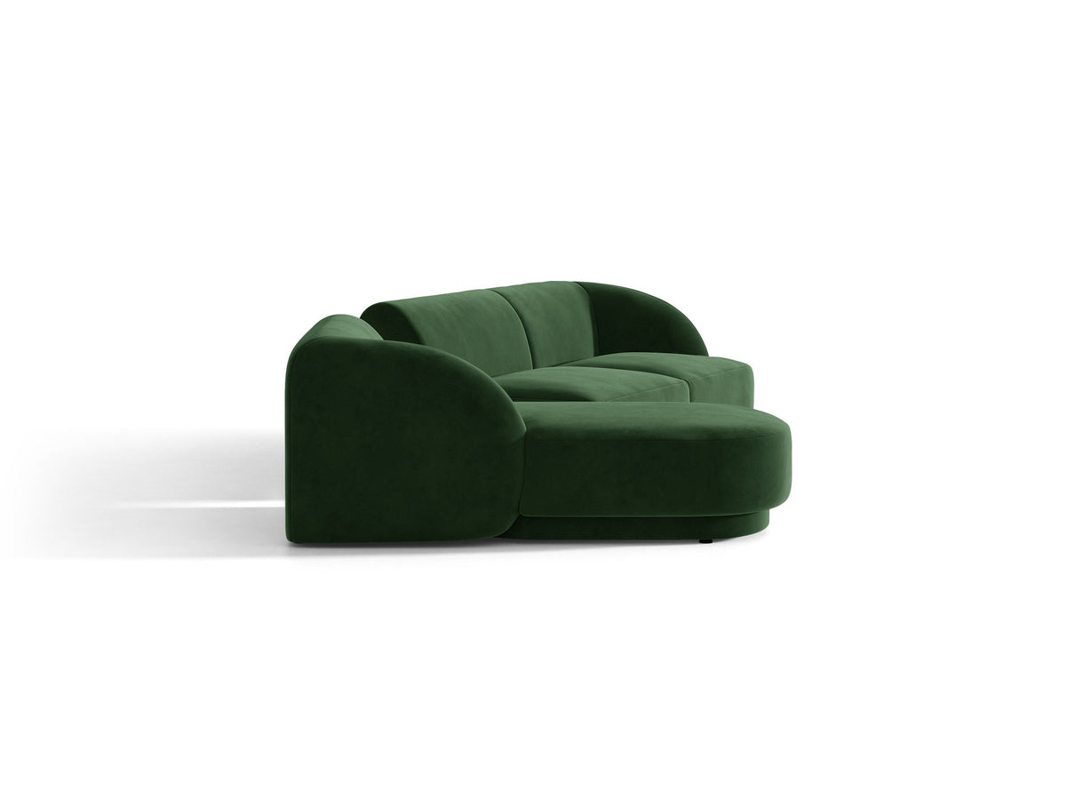 Braunes modulares Sofa Miley von Micadoni mit Bouclé-Stoff, schwarzen Kunststoffbeinen und breiter Sitzfläche im Wohnraum.