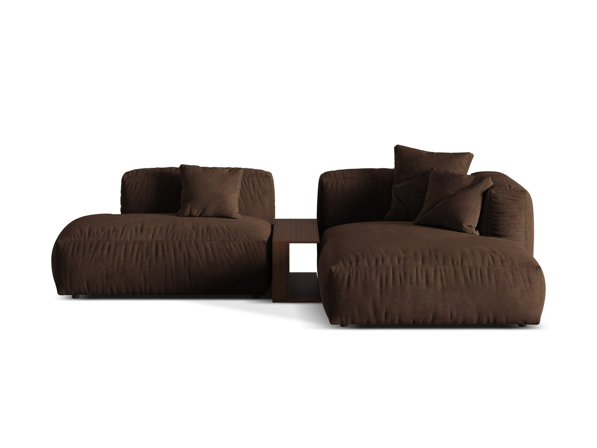 Ecksofa rechts Martina von Micadoni in Schokolade mit Veloursstoff-Bezug, schwarzen Kunststoffbeinen und gepolsterter Rückenlehne.