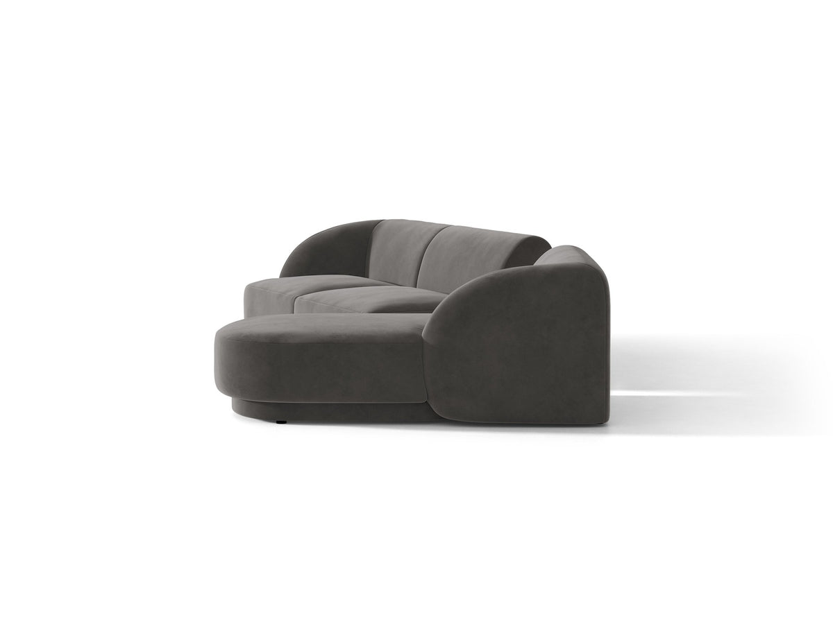 Braunes modulares Sofa Miley von Micadoni mit Baloo-Stoffbezug, schwarzen Kunststofffüssen und L-förmiger Ausrichtung nach rechts.