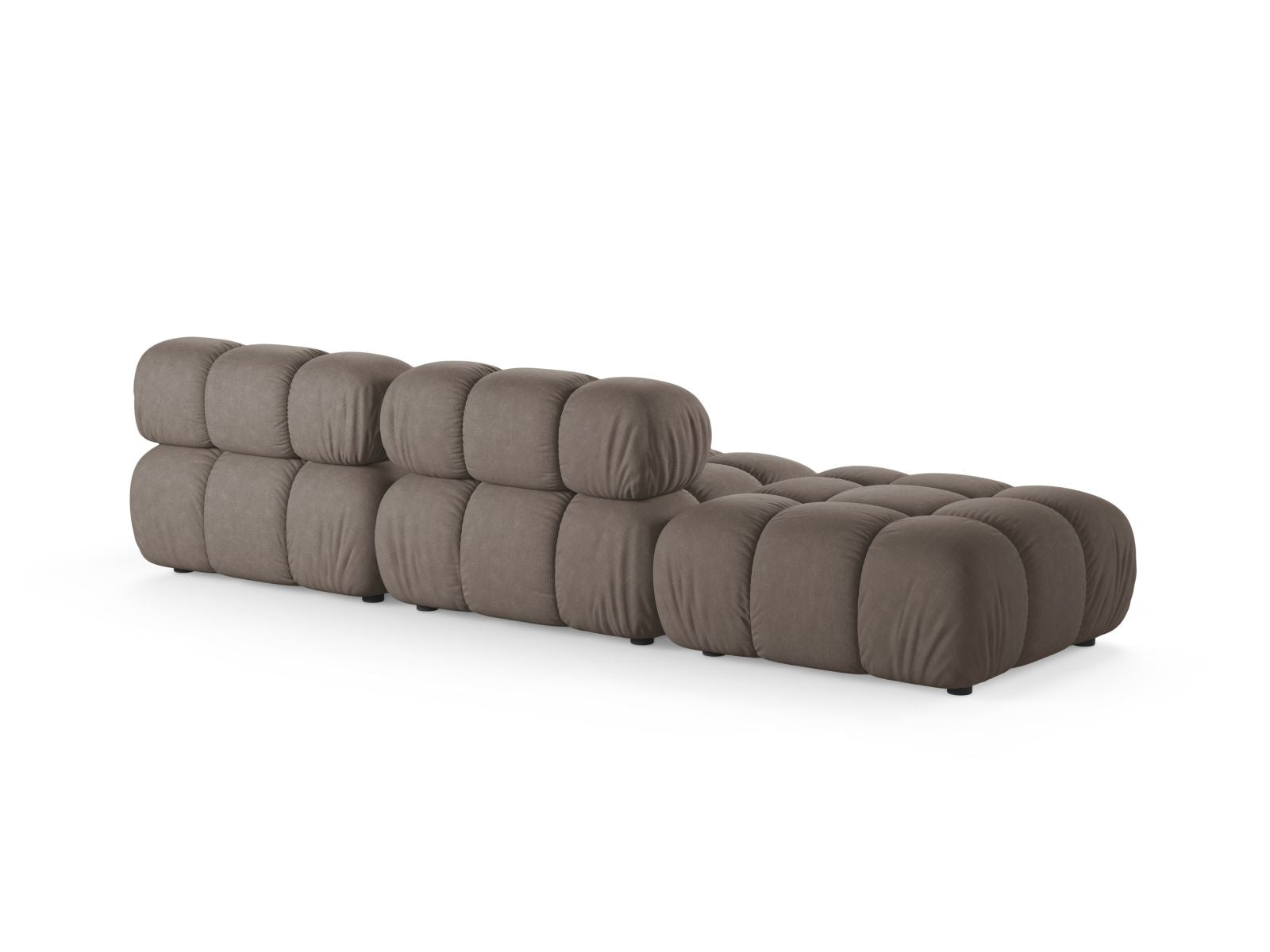 Elegantes 4-Sitzer Sofa Bellis in warmem Cappuccino-Liberty, ideal für flexible Raumgestaltungen und modernes Wohndesign.