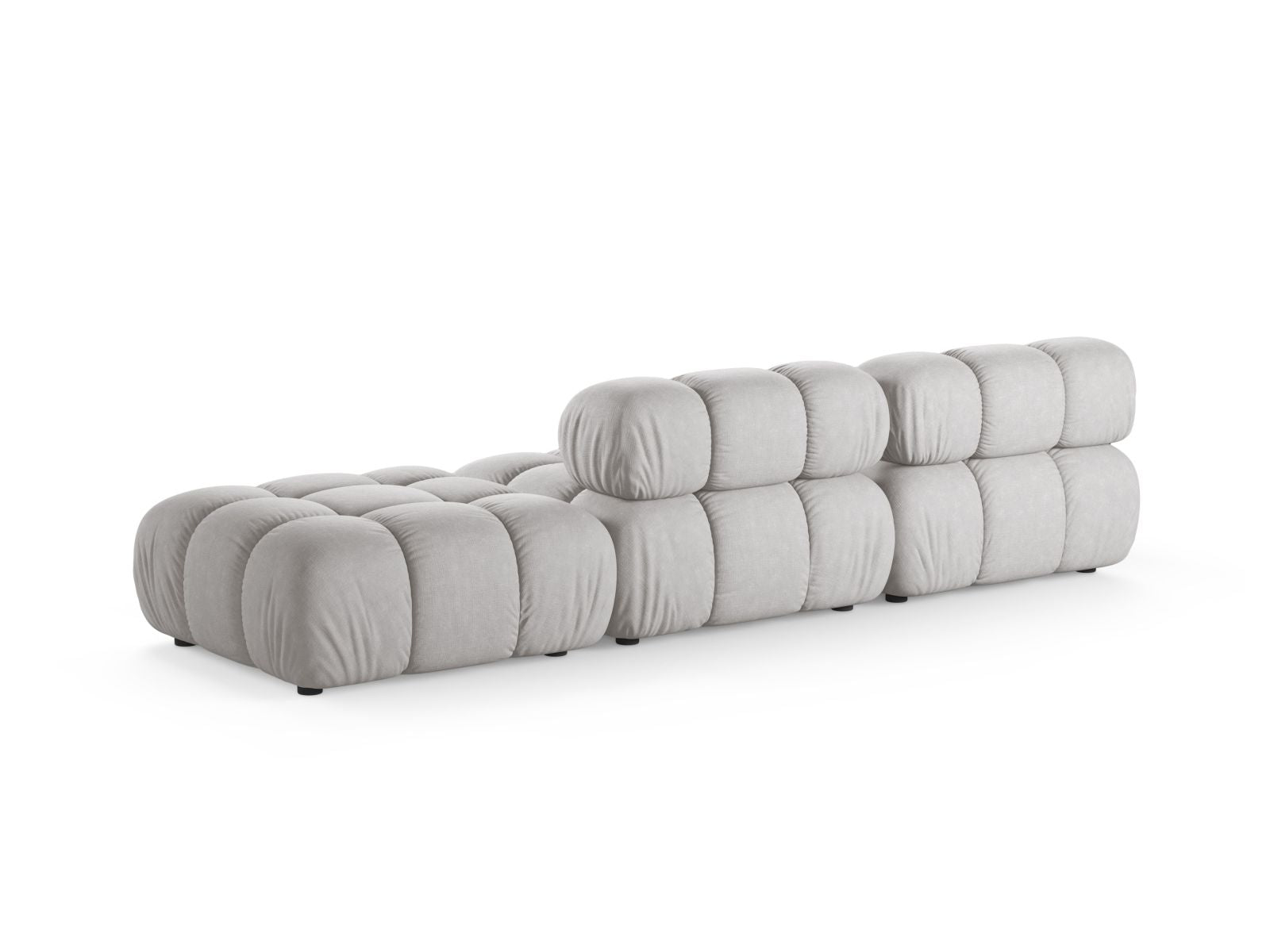 Elegantes 4-Sitzer Sofa Bellis in sanftem Grau, ideal für moderne Wohnräume, erhältlich bei Micadoni im KAQTU Onlineshop.