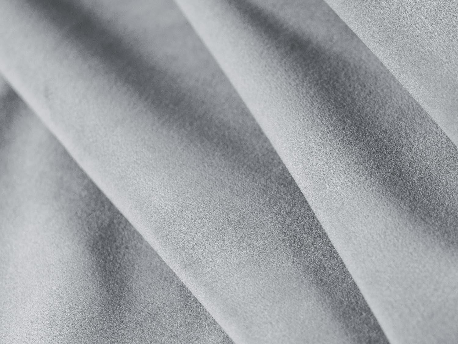 Entdecken Sie das Bellis Velour Ecksofa links von Micadoni – ein elegantes 4-Sitzer Sofa, das Stil, Komfort und individuelle Gestaltungsmöglichkeiten bietet.