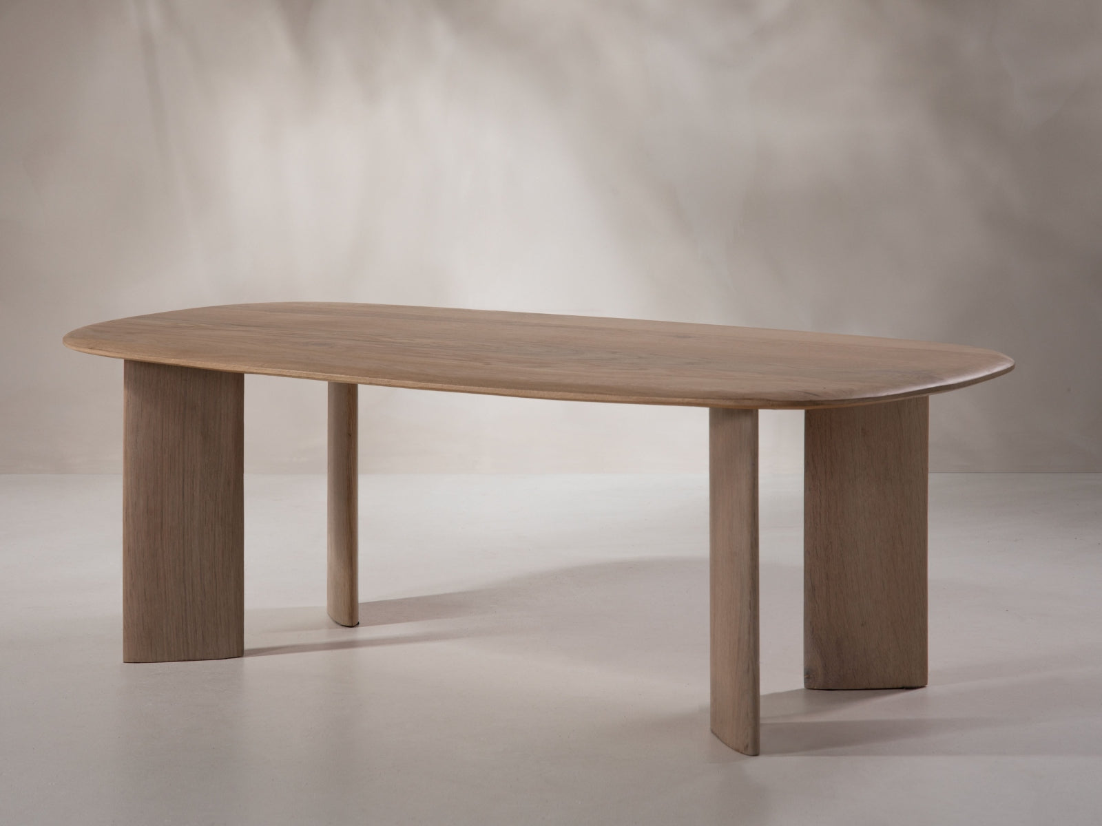 Kaffeetisch Aggie 120x60 in  präsentiert im Onlineshop von KAQTU Design AG. Couchtisch ist von Micadoni