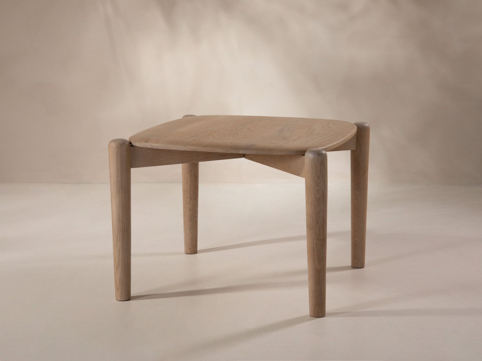 Kaffeetisch Aires 60x60 in  präsentiert im Onlineshop von KAQTU Design AG. Couchtisch ist von Micadoni