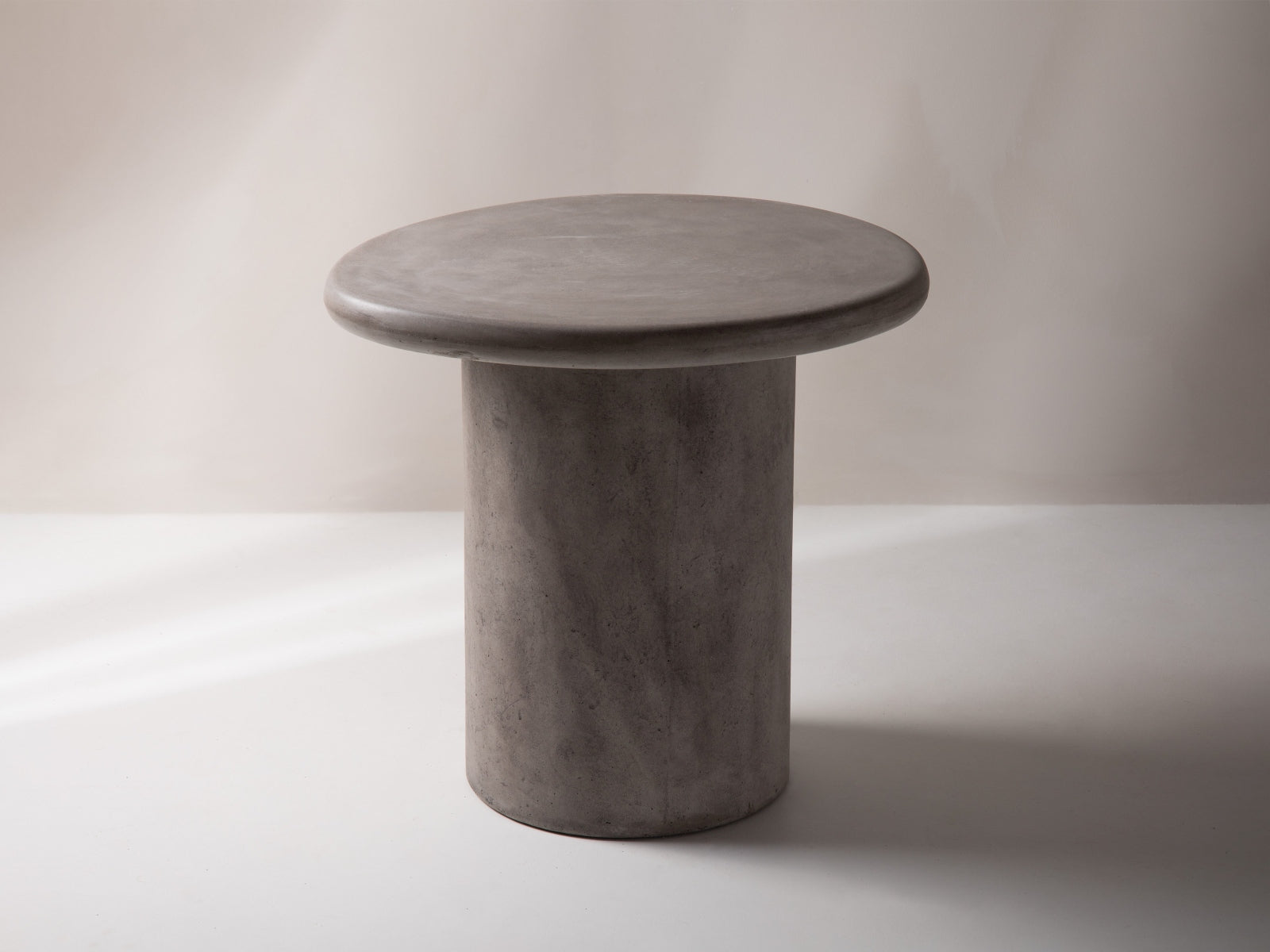 Beistelltisch Daria 55x47 in  präsentiert im Onlineshop von KAQTU Design AG. Beistelltisch ist von Micadoni