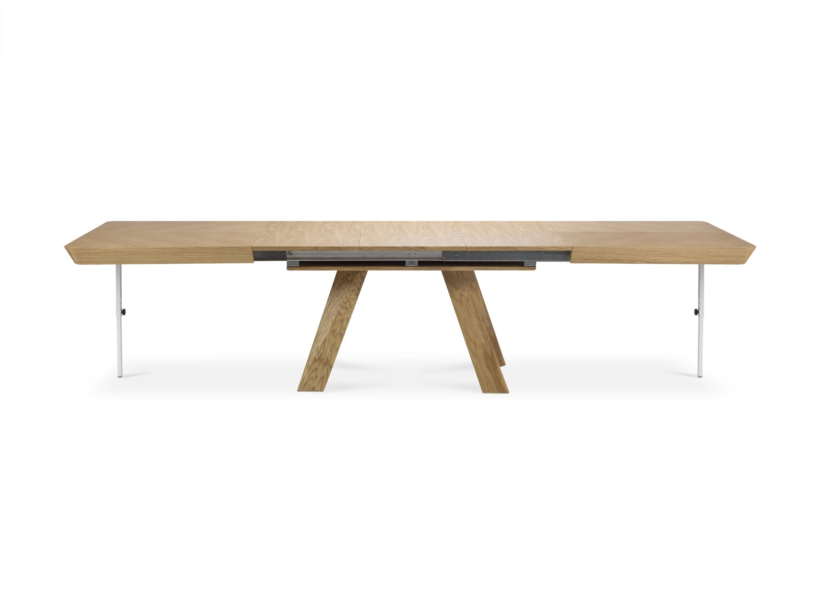 Sally ausziehbarer Tisch 14 Sitzer in Eiche natur Furnier / Eiche präsentiert im Onlineshop von KAQTU Design AG. Esstisch ist von Micadoni