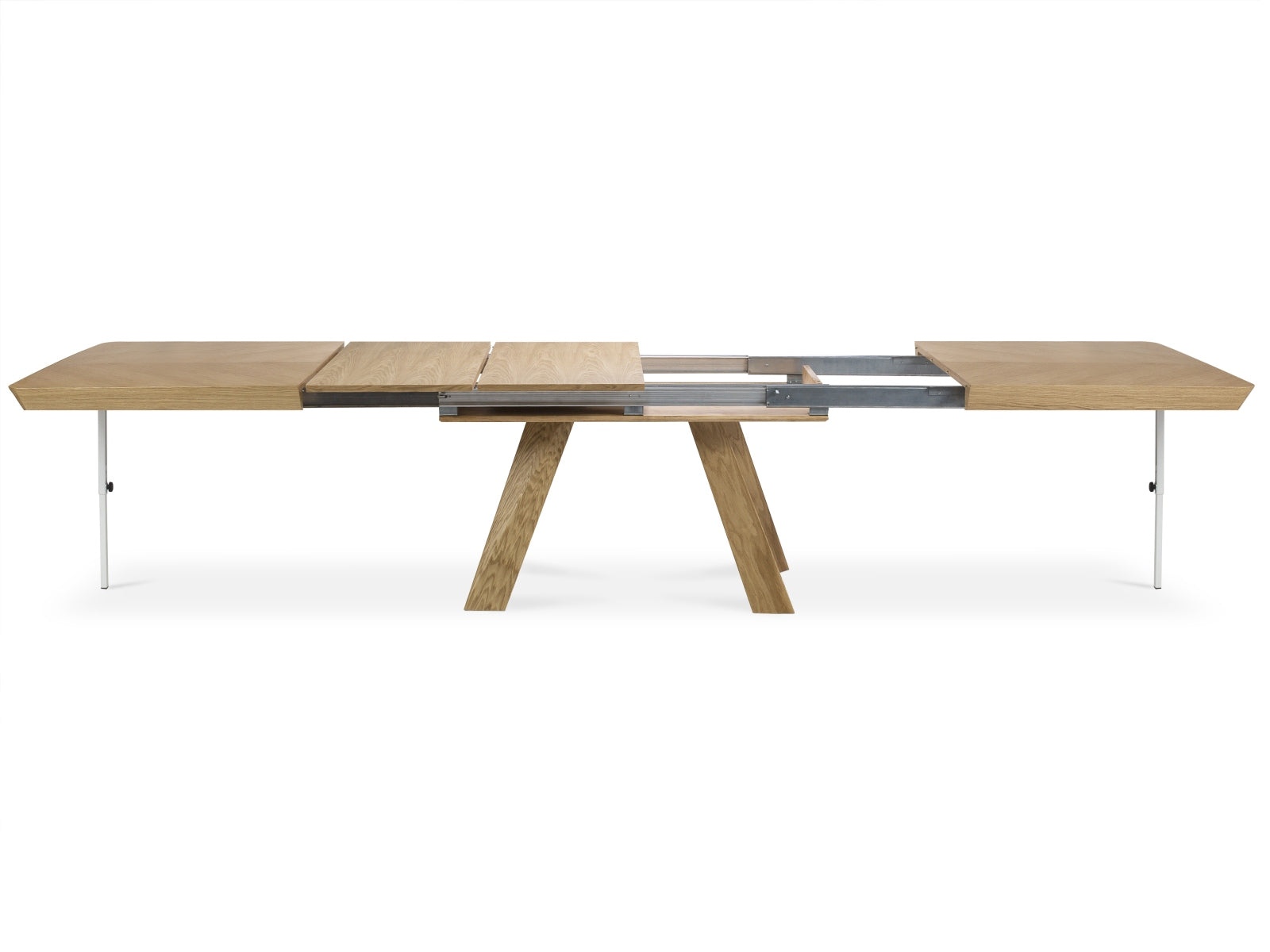Sally ausziehbarer Tisch 14 Sitzer in Eiche natur Furnier / Eiche präsentiert im Onlineshop von KAQTU Design AG. Esstisch ist von Micadoni