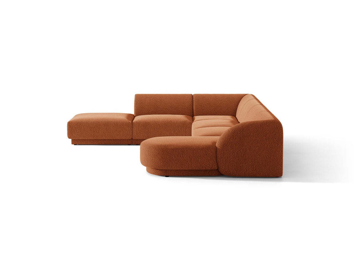 Miley Panoramasofa von Micadoni, Ecksofa links in Dunkelbeige mit Bluvel-Stoffbezug, schwarzen Kunststofffüssen und niedriger Rückenlehne.