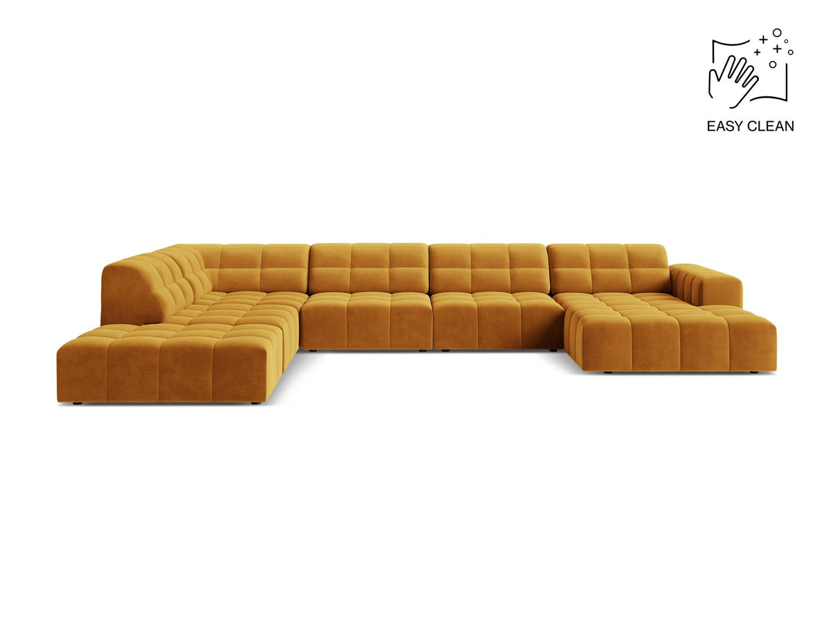 Ecksofa links Jennifer von Micadoni in leichtem Beige mit Bluvel-Stoff, schwarzen Kunststoffbeinen und breiter Sitzfläche.
