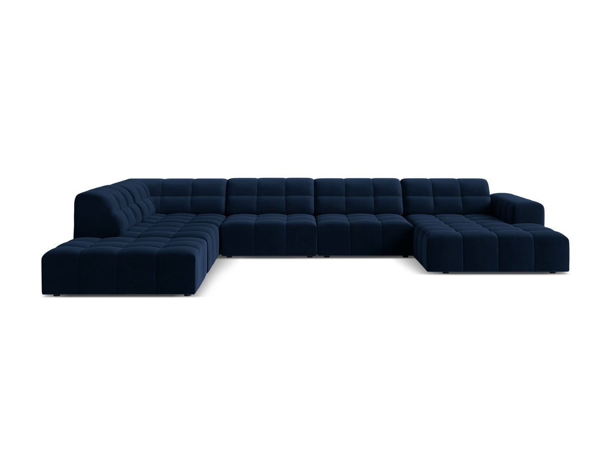 Ecksofa links Jennifer von Micadoni in leichtem Beige mit Bluvel-Stoff, schwarzen Kunststoffbeinen und breiter Sitzfläche.