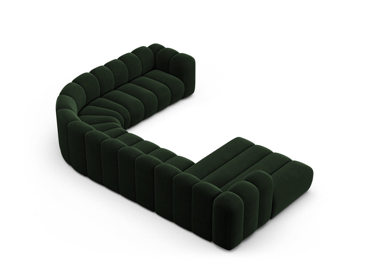 Ecksofa rechts Lupine Modulares Panoramasofa von Micadoni in leichtem Beige, Samtstoff Venus, schwarze Kunststoffbeine, Frontansicht.