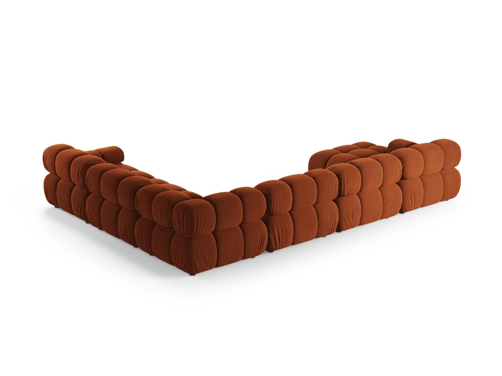 Geräumiges 8-Sitzer Ecksofa Bellis in warmem Terracotta-Bluvel, perfekt für gesellige Runden und stilvolle Einrichtungsideen.