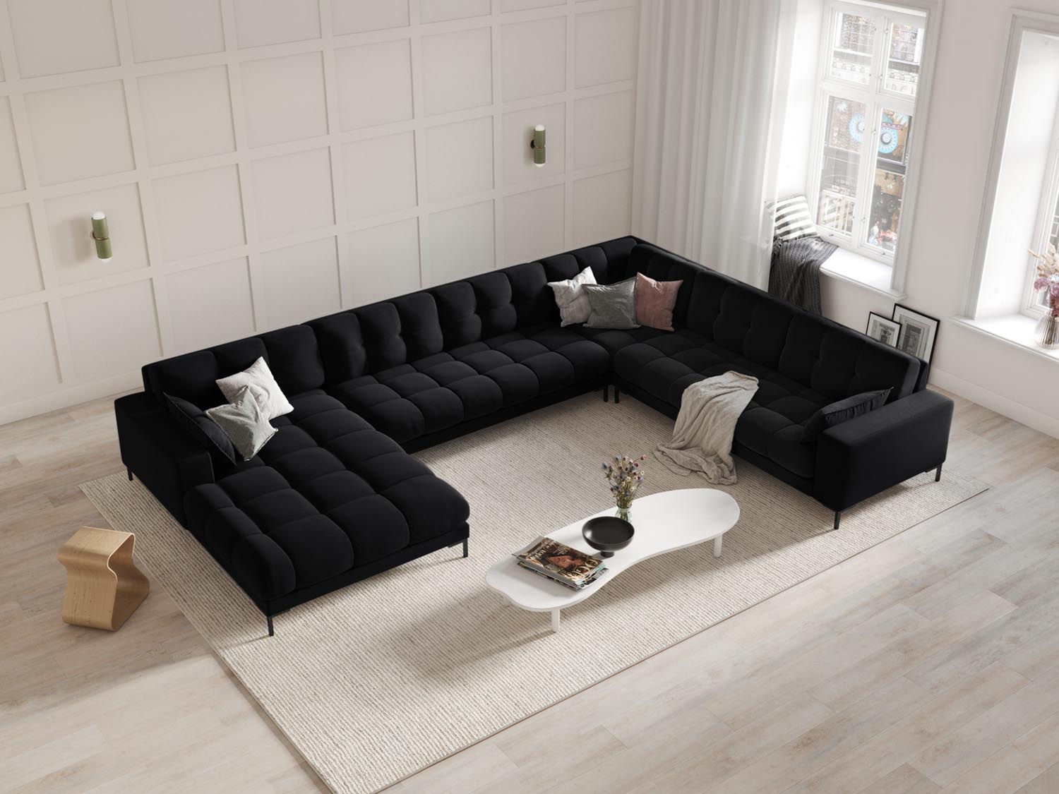 Elegantes Mamaia Velour Panoramic Ecksofa in Schwarz, 7-Sitzer, ideal für stilvolle Wohnräume, präsentiert in modernem Ambiente.