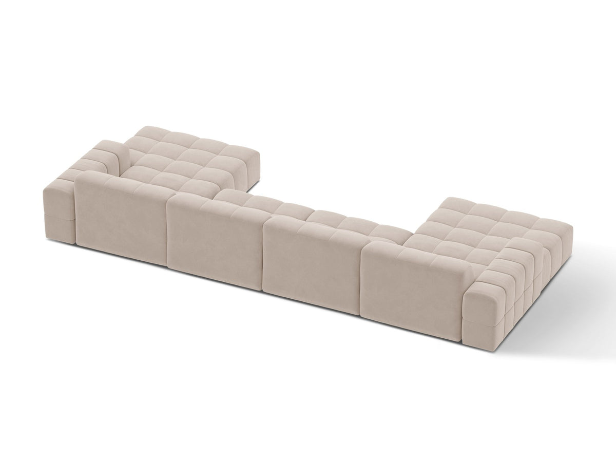 Panoramasofa Jennifer von Micadoni in leichtem Beige, grosses Ecksofa mit Stoffbezug Bluvel 22 und schwarzen Kunststoffbeinen.