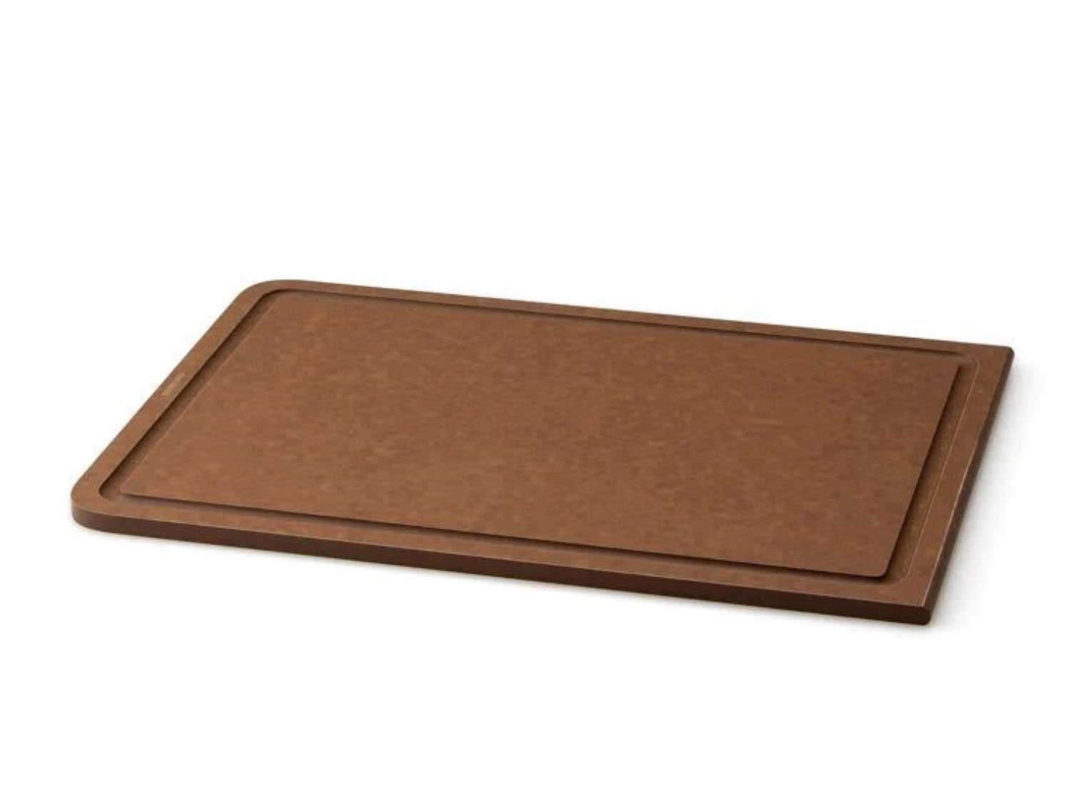Duracore Tranchierbrett m.Saftrille, braun 44x29.8x0.9cm in Braun präsentiert im Onlineshop von KAQTU Design AG. Schneidbrett ist von Continenta