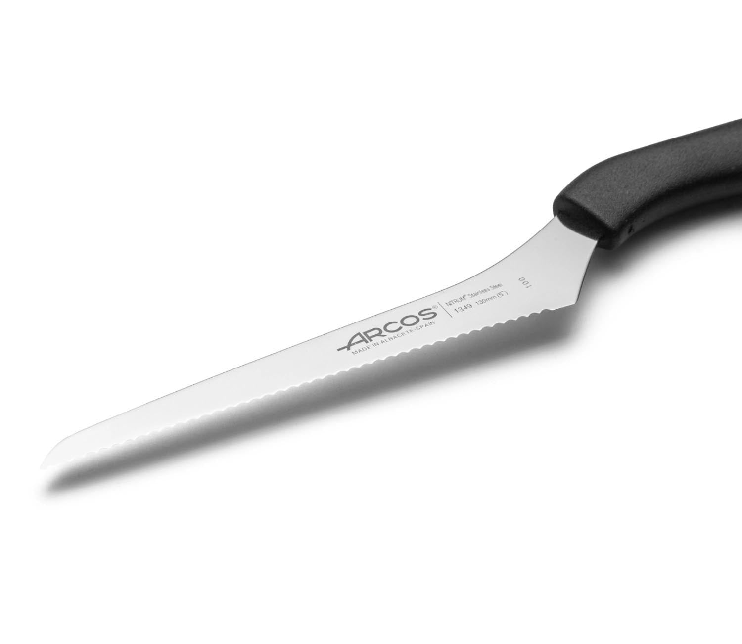 Das Arcos Niza Allzweckmesser mit 13 cm Klinge ist ideal für präzises Schneiden und vielseitige Küchenanwendungen.