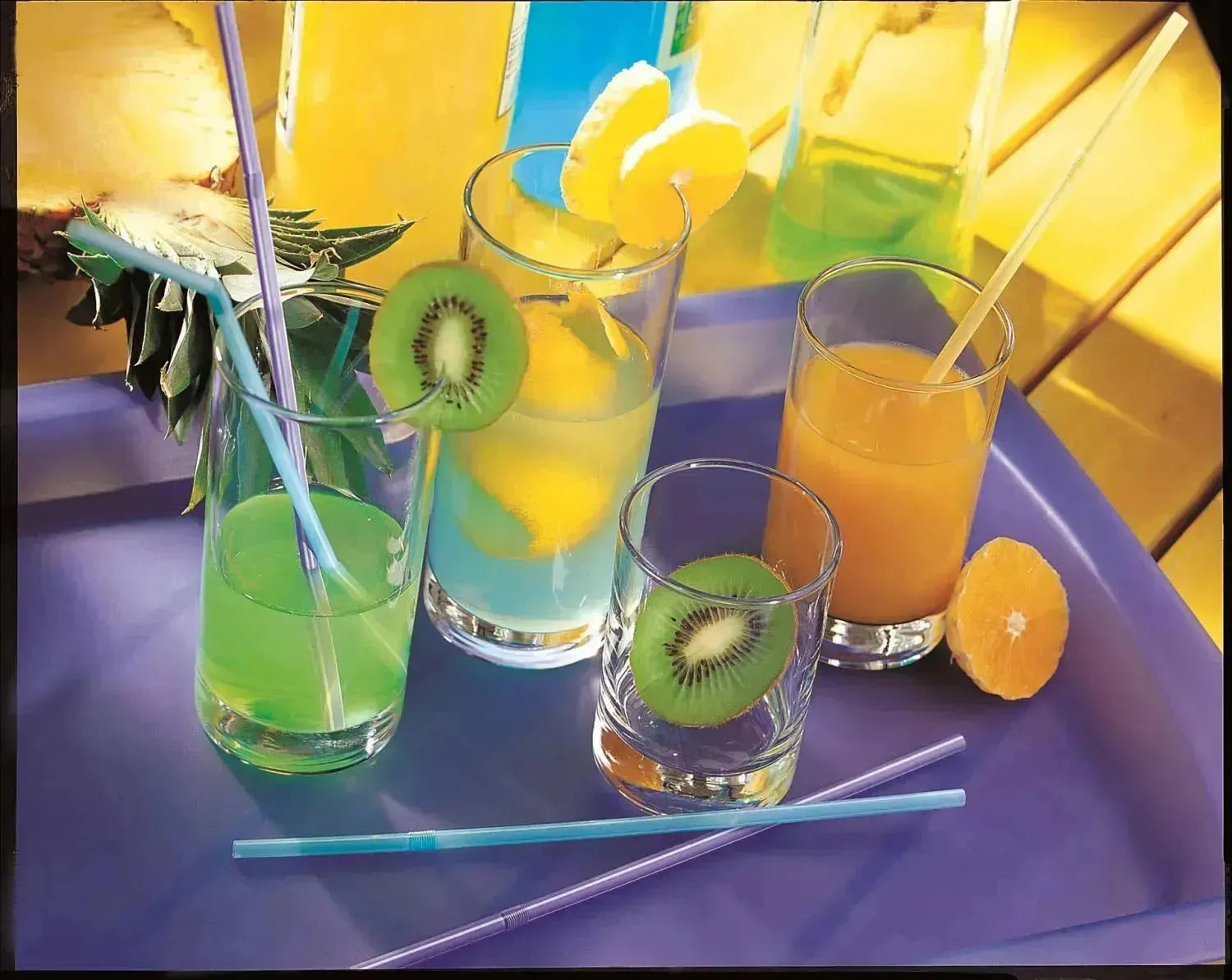 Eleganter Becher aus hochwertigem Glas, 0.17 Liter, 6.4 cm Durchmesser, 8.5 cm hoch, ideal für stilvollen Genuss.