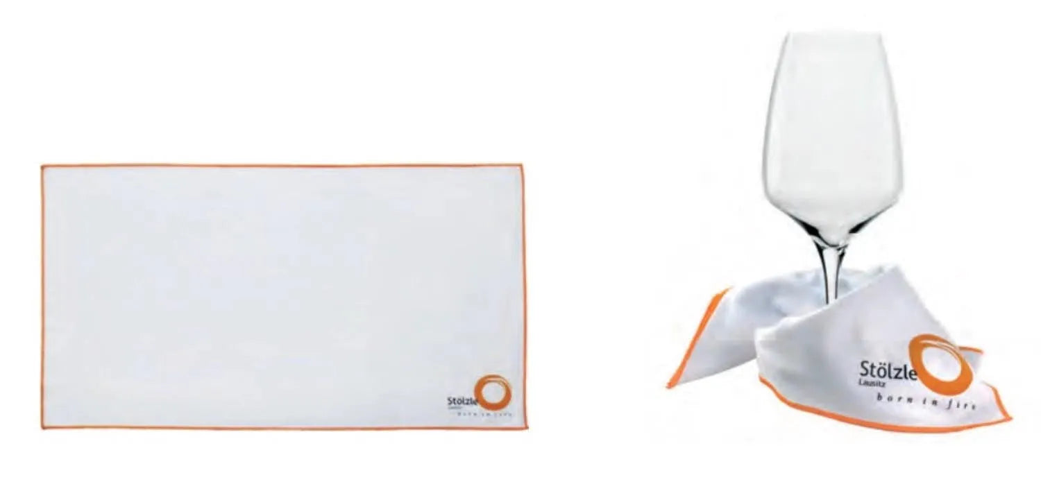 Glaspoliertuch 35x60cm mit Stölzle-Logo in Weiss präsentiert im Onlineshop von KAQTU Design AG. Küchentuch ist von Stölzle