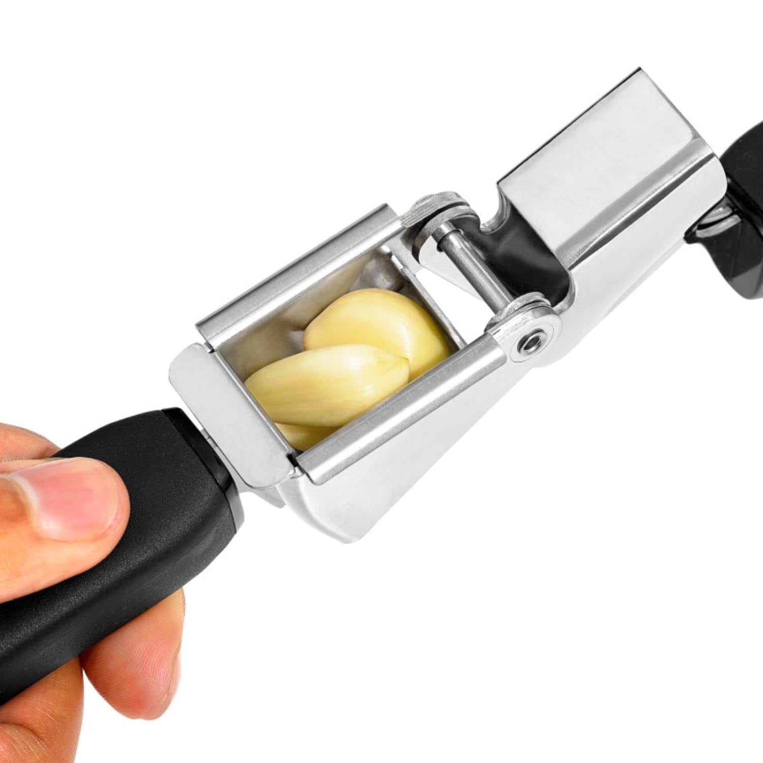 Die OXO Good Grips Knoblauchpresse bietet ergonomischen Komfort, einfache Bedienung und mühelose Reinigung für optimale Knoblauchverarbeitung.