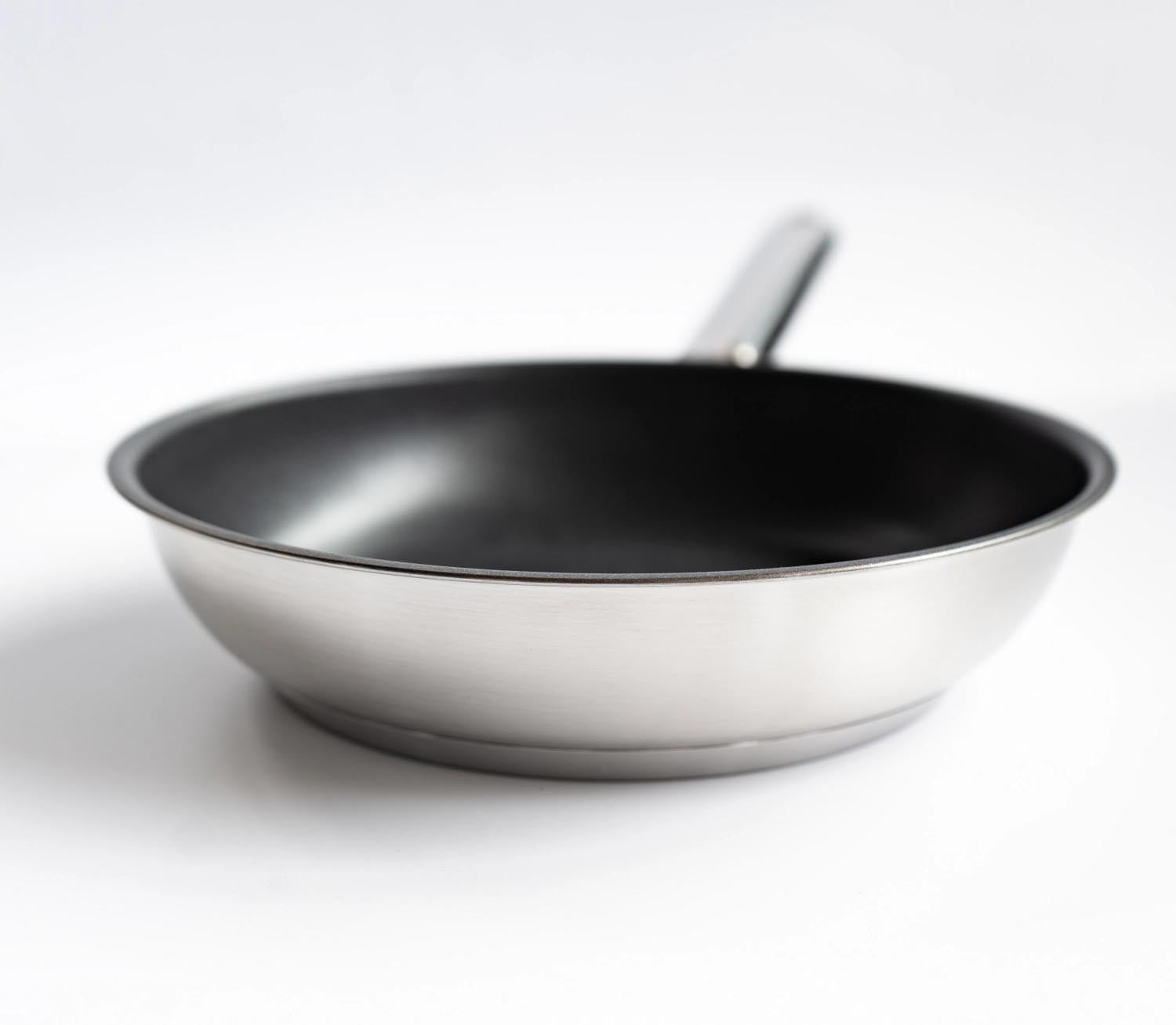 Die 26cm Demeyere Resto 3 Duraslide Bratpfanne überzeugt mit robuster Antihaftbeschichtung und gleichmässiger Wärmeverteilung.