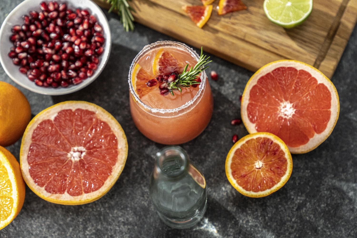 Stilvolle schwarze Zitruspresse von Zwilling, perfekt für frischen Saft. Kompakt, effizient und leicht zu reinigen.