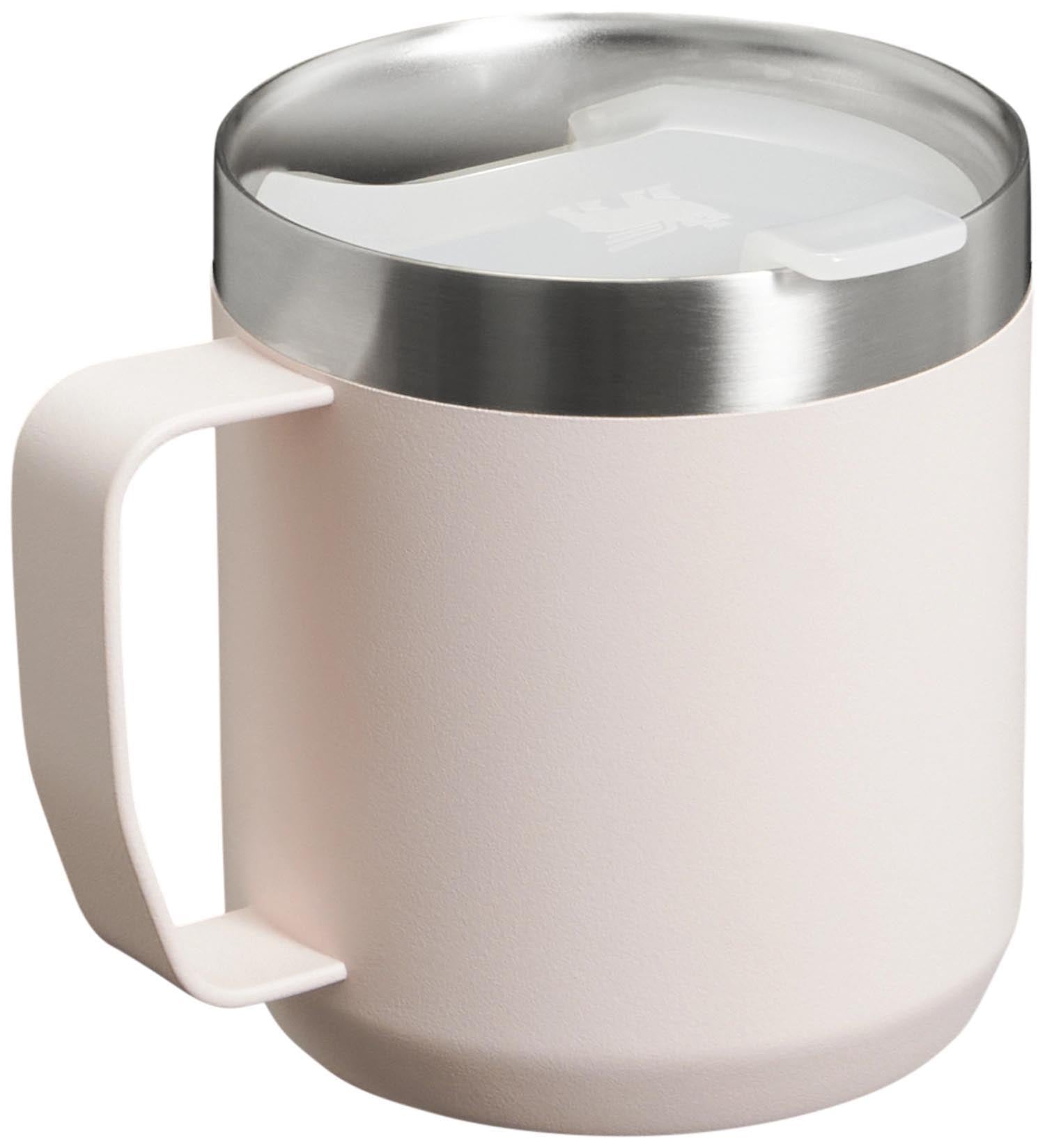 Stanley Camp Mug 0.35l in Rose Quartz: Isolierte, langlebige Tasse für Outdoor, ideal für heiße oder kalte Getränke unterwegs.