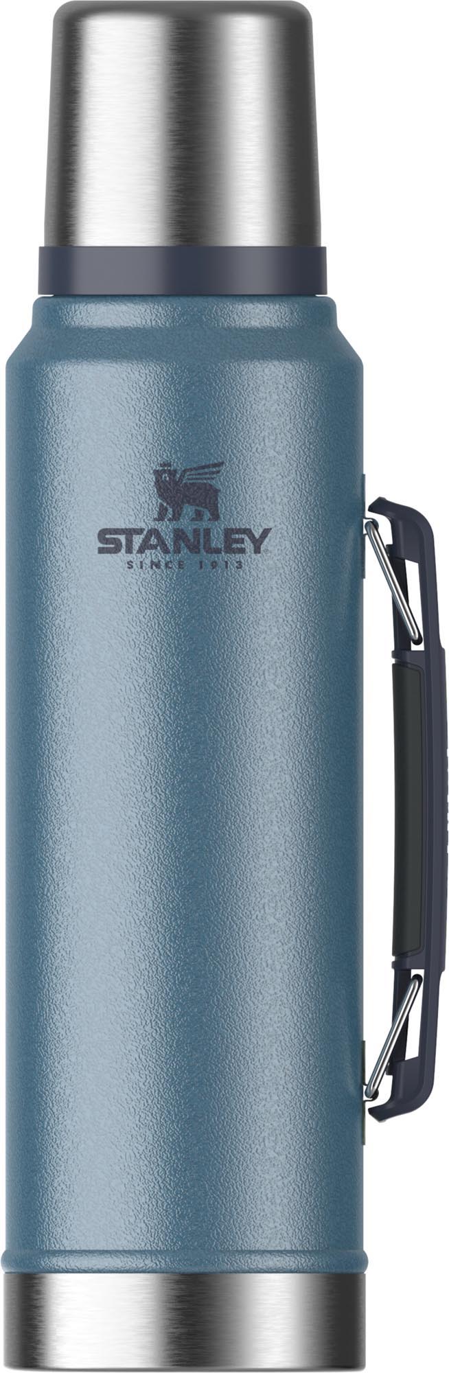 Legendary Classic Flasche 1.0l hammertone lake in Blau präsentiert im Onlineshop von KAQTU Design AG. Trinkflasche ist von Stanley