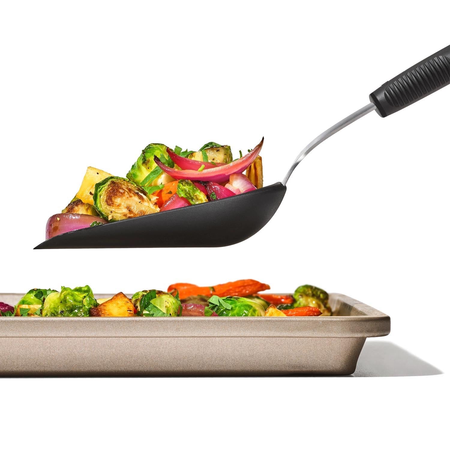Der OXO Good Grips Schöpflöffel bietet Komfort mit ergonomischem Griff, ideal für Suppen, langlebig und rutschfest.