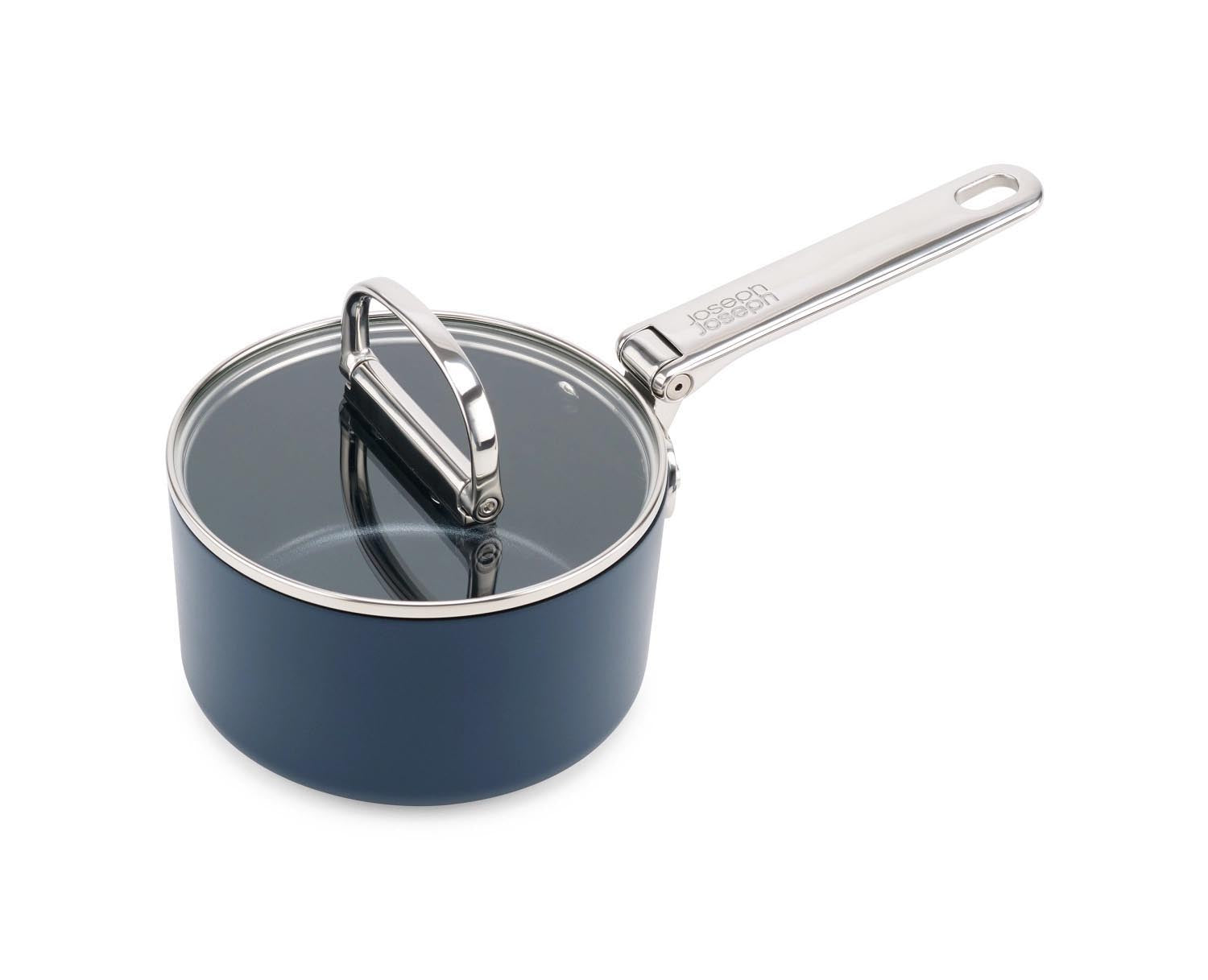 Praktische Stielkasserolle (15 cm) mit klappbarem Griff und Deckel, perfekt für kleine Küchen. Platzsparend und vielseitig einsetzbar.