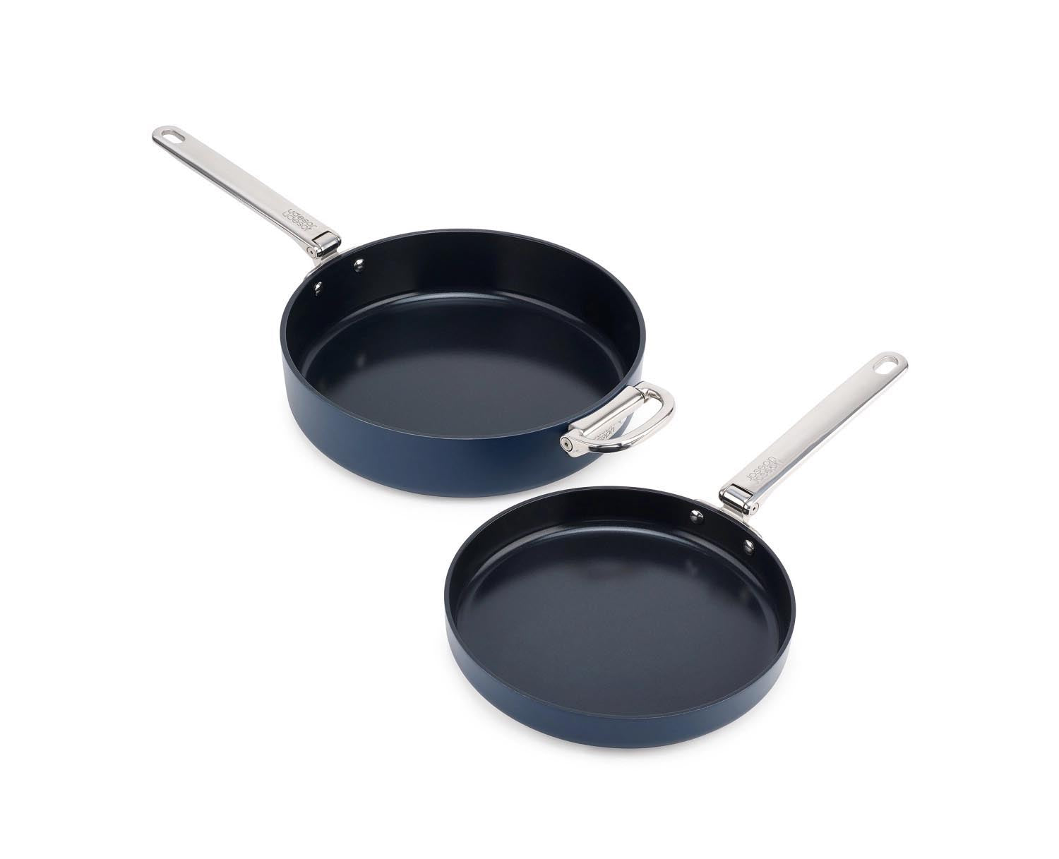 Hochwertiges Space Bratpfannenset von Joseph Joseph, 2-teilig, 24+28cm, mit Schutz, ideal für platzsparendes Kochen.