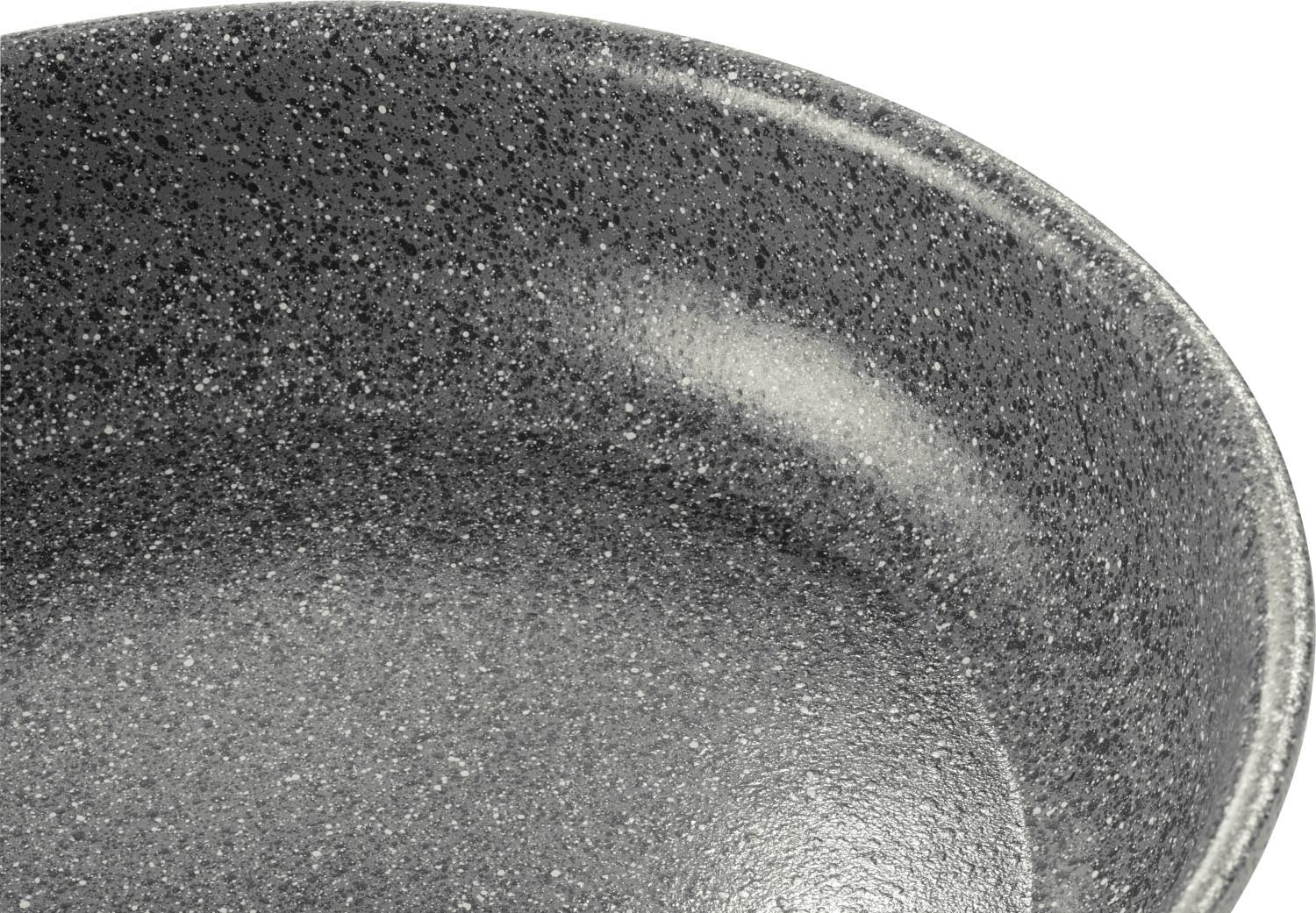 Die Ballarini Torre Bratpfanne 28cm überzeugt durch gleichmässige Hitzeverteilung und ist perfekt für fettarmes, gesundes Kochen.