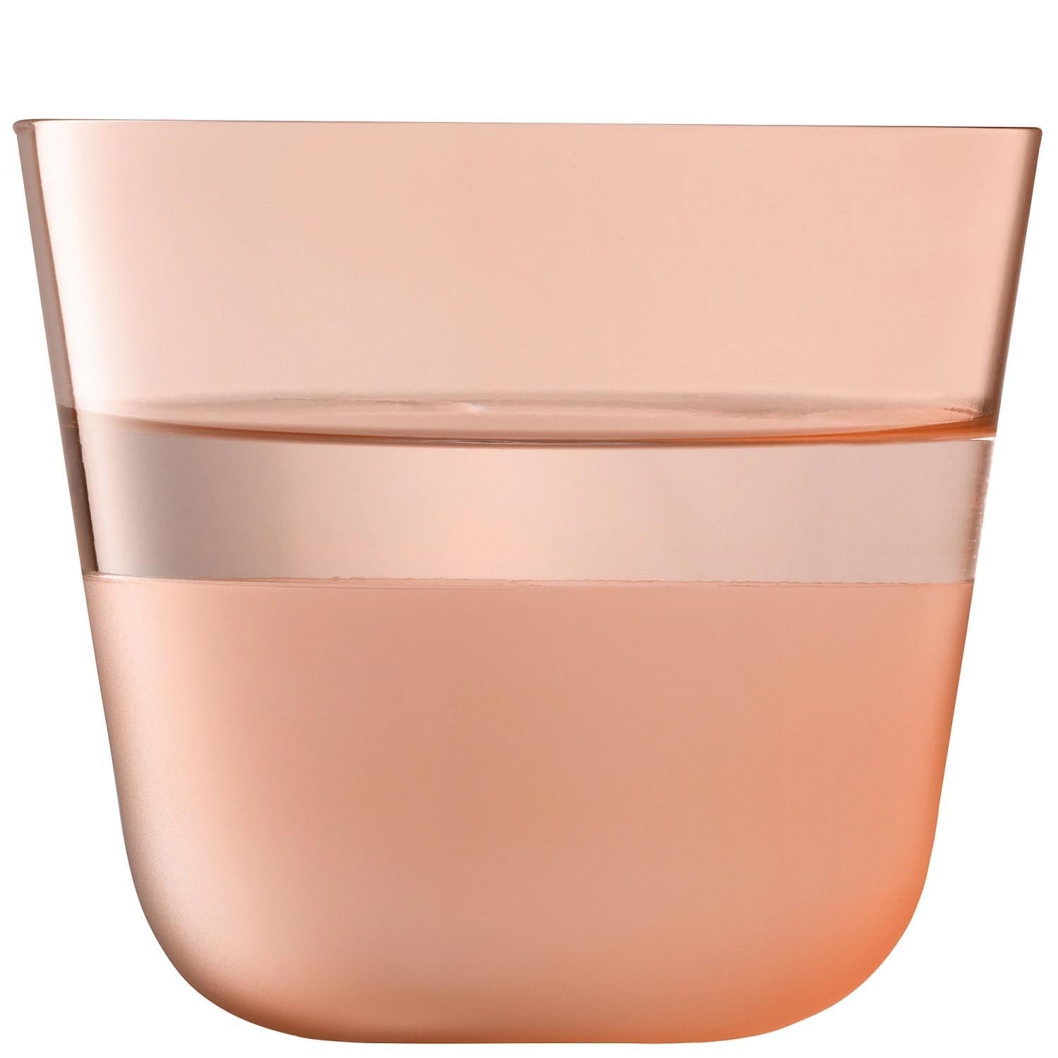 Set aus zwei Arc Contrast Trinkbechern von LSA, 260ml, in Koralle. Ideal für elegante Präsentation von Getränken.