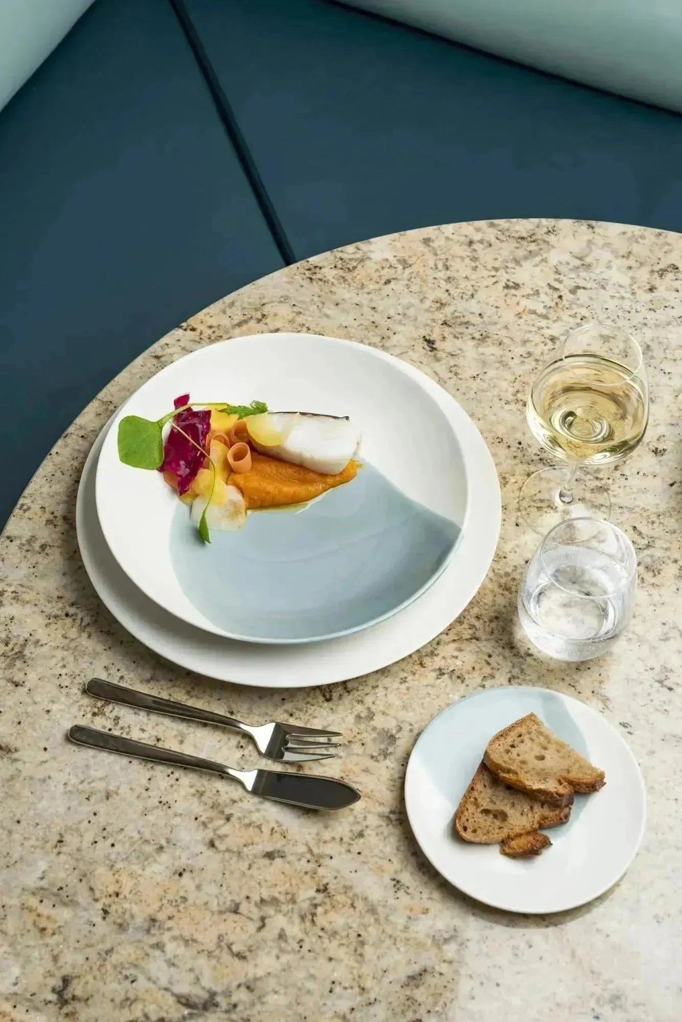 Porzellan-Untertasse, 16 cm, 2.2 cm hoch, Leinen-Alabaster-Weiß, perfekt für Tee, stilvolles Design von Revol.