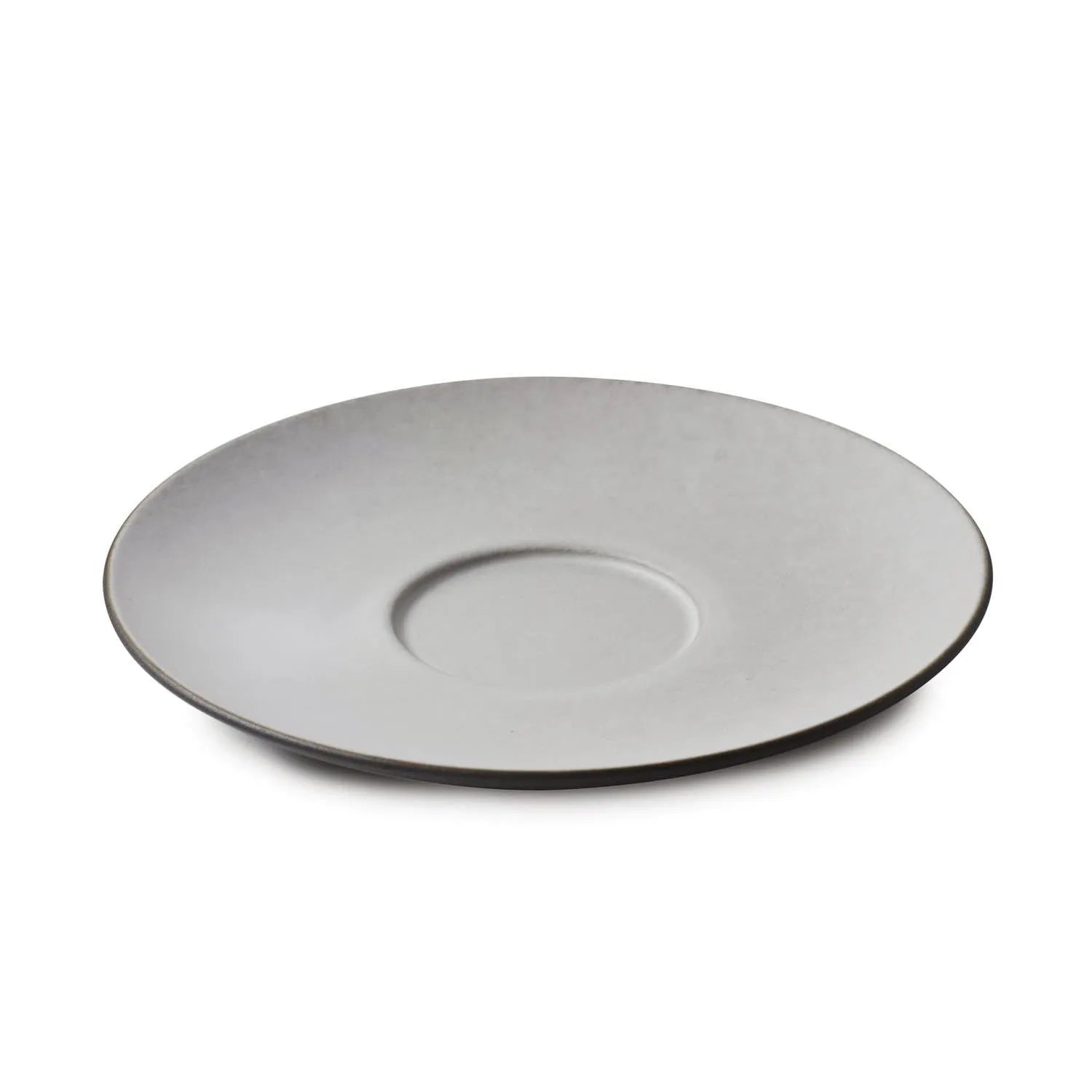 Equinoxe Tee Untertasse D16cm H2.2cm pfeffer in Silber präsentiert im Onlineshop von KAQTU Design AG. Espressotassen ist von Revol