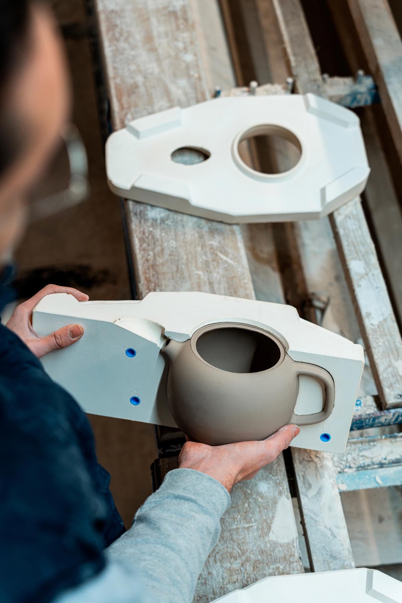 Elegante Untertasse aus feinem Alabaster-Porzellan, 16 cm Durchmesser, 2,2 cm Höhe, ideal für Tee, von Revol.