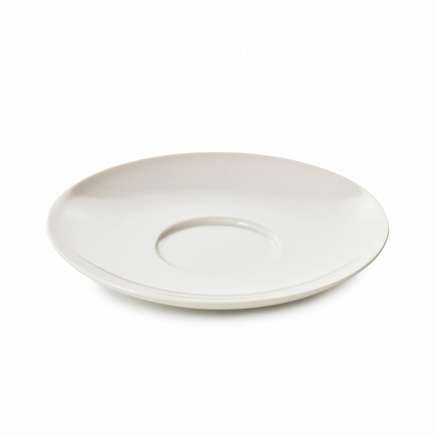 Madeleine Tee Untertasse D16cm H2.2cm alabaster weiss in Weiss präsentiert im Onlineshop von KAQTU Design AG. Espressotassen ist von Revol