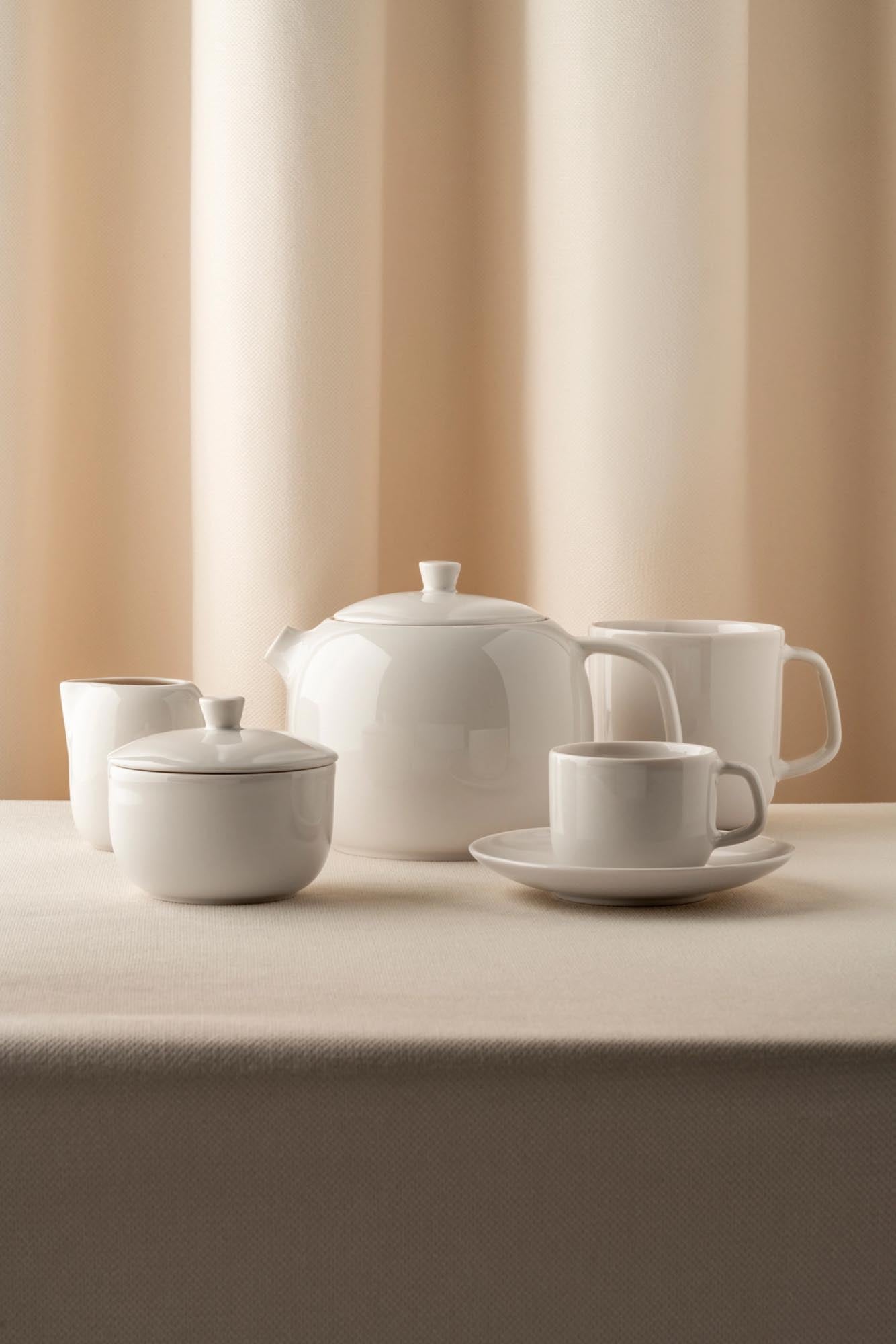 Elegante Teetasse aus feinem Alabaster-Porzellan, 20cl, D8.5cm H7.5cm, in edlem Weiß, ideal für stilvolle Teegenüsse.