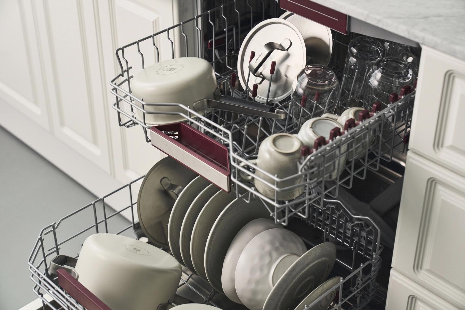 3-teiliges Kochgeschirrset von Zwilling in Elfenbeinweiß, perfekt für modernes Kochen und stilvolle Küchendekoration.
