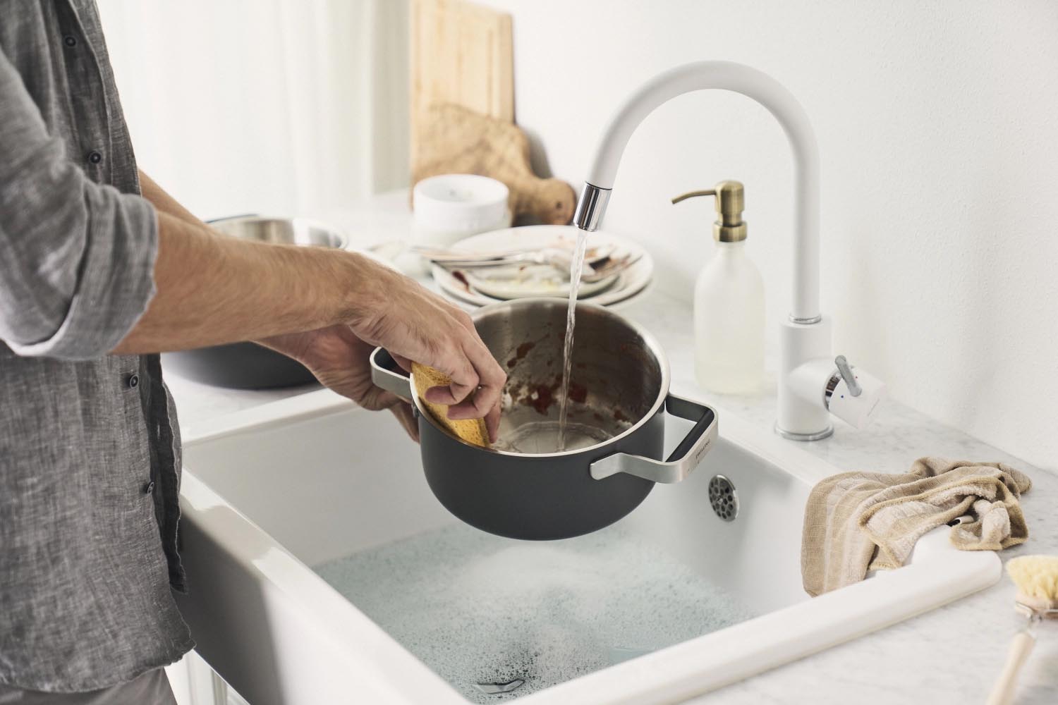 Elegantes 5-teiliges Kochgeschirrset von Zwilling in Grau, ideal für anspruchsvolles und vielseitiges Kochen in Ihrer Küche.