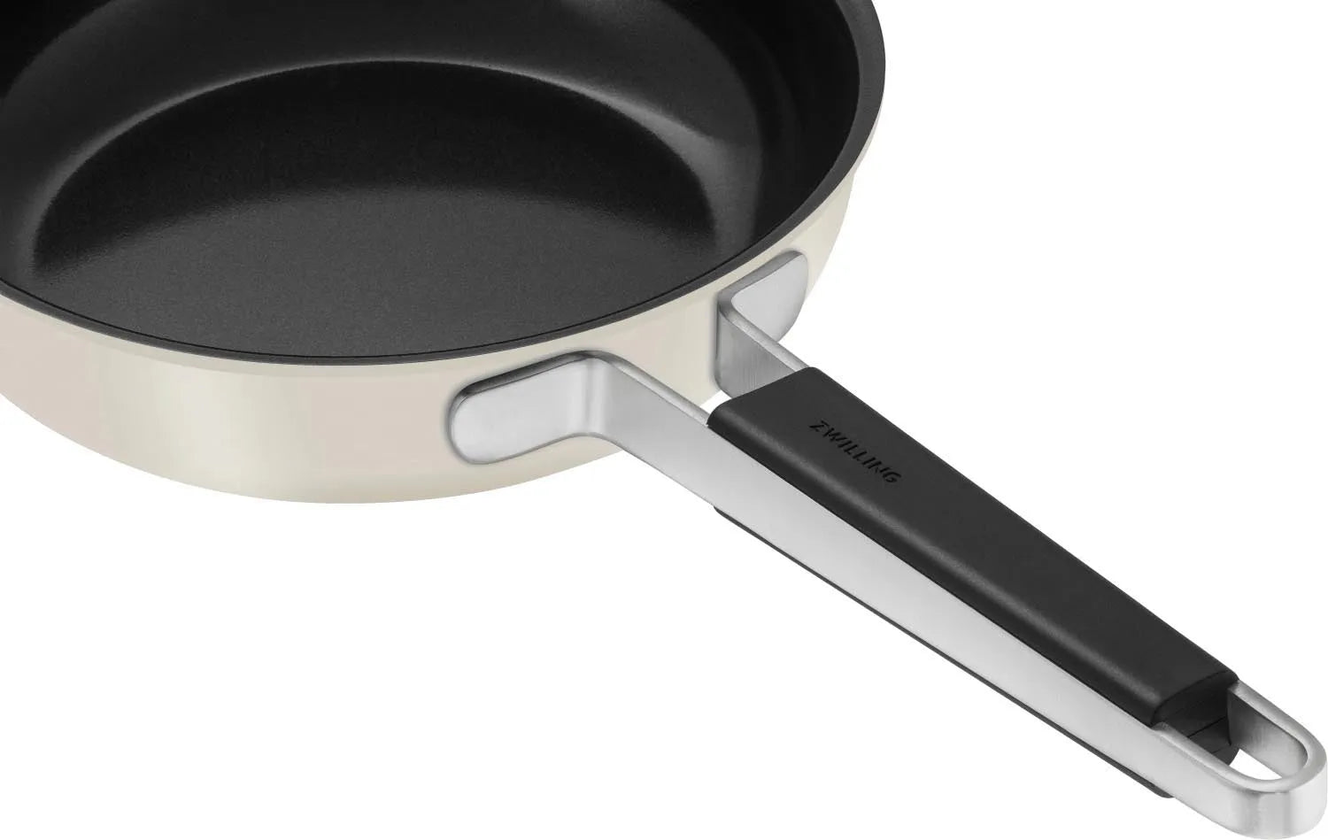 Pure Bratpfanne 24cm Elfenbeinweiss in Weiss präsentiert im Onlineshop von KAQTU Design AG. Bratpfanne ist von Zwilling