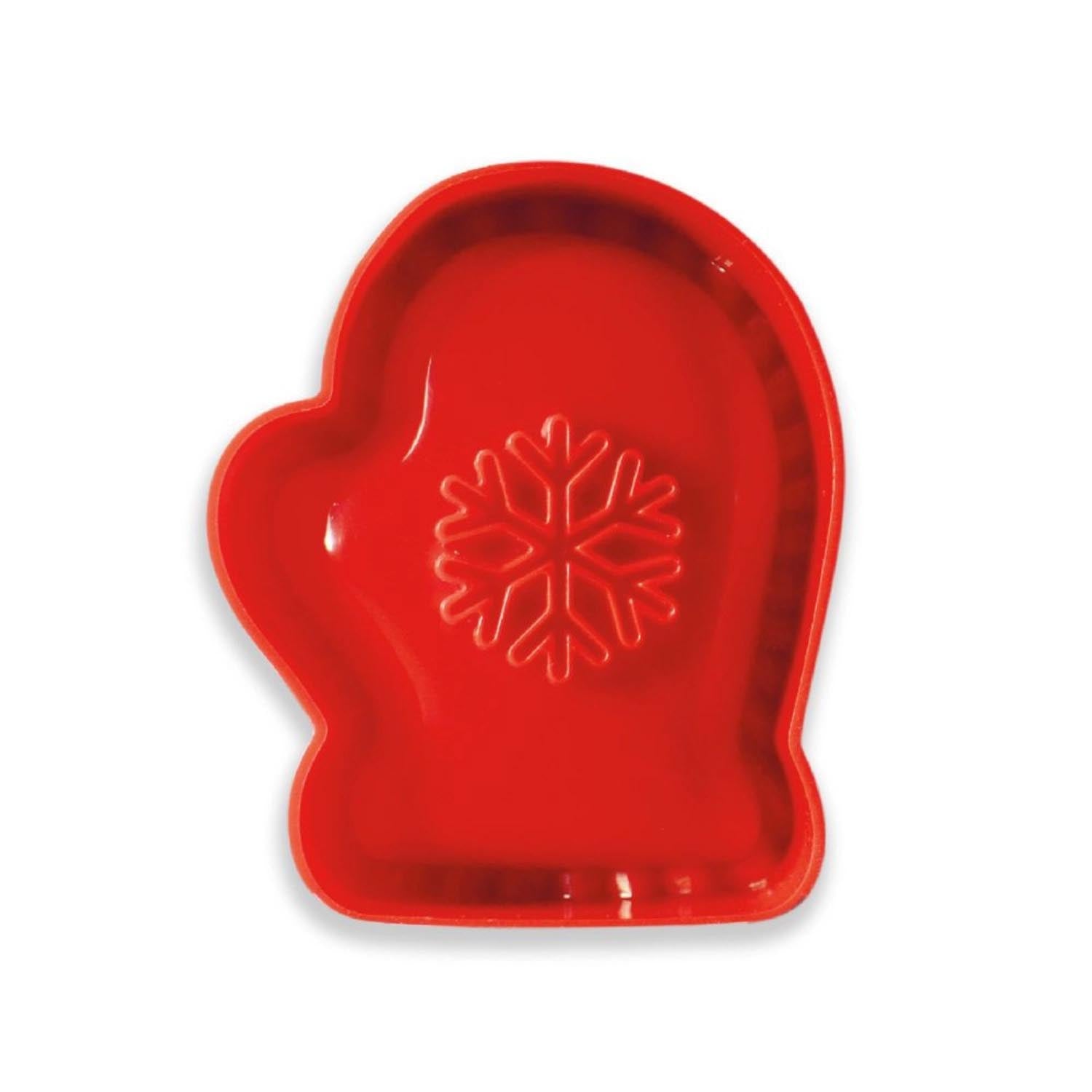 Teigformer in Handschuhform mit Schneeflockenmotiv, ideal für weihnachtliches Backen und kreative Plätzchen von Scrap Cooking.