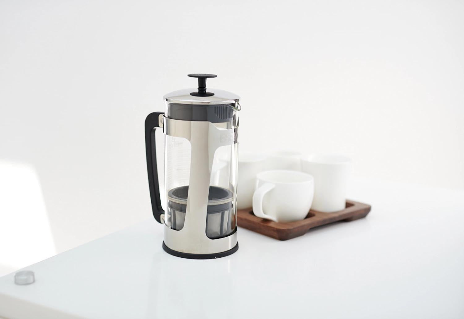 Die Espro P5 French Press, 946ml, glänzend, kombiniert stilvolles Design mit innovativem Filtersystem für perfekten Kaffee.
