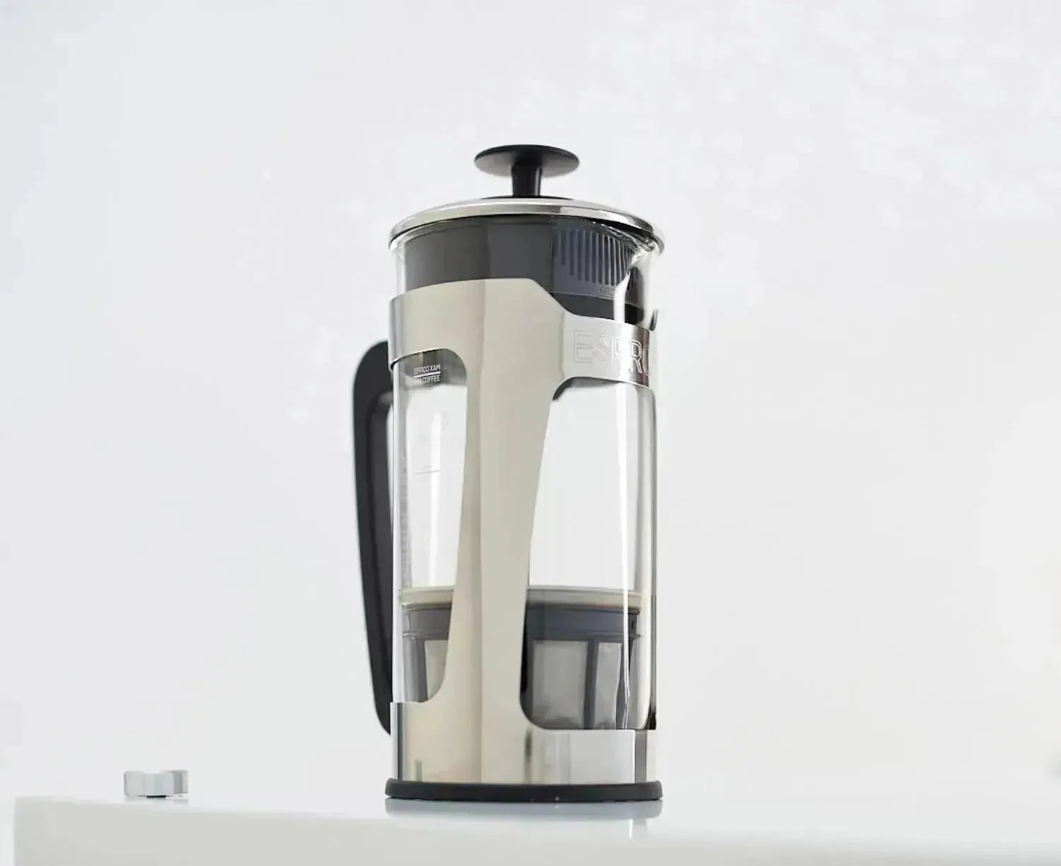 Die Espro P5 French Press, 946ml, glänzend, mit innovativem Filtersystem für aromatischen und klaren Kaffeegenuss.