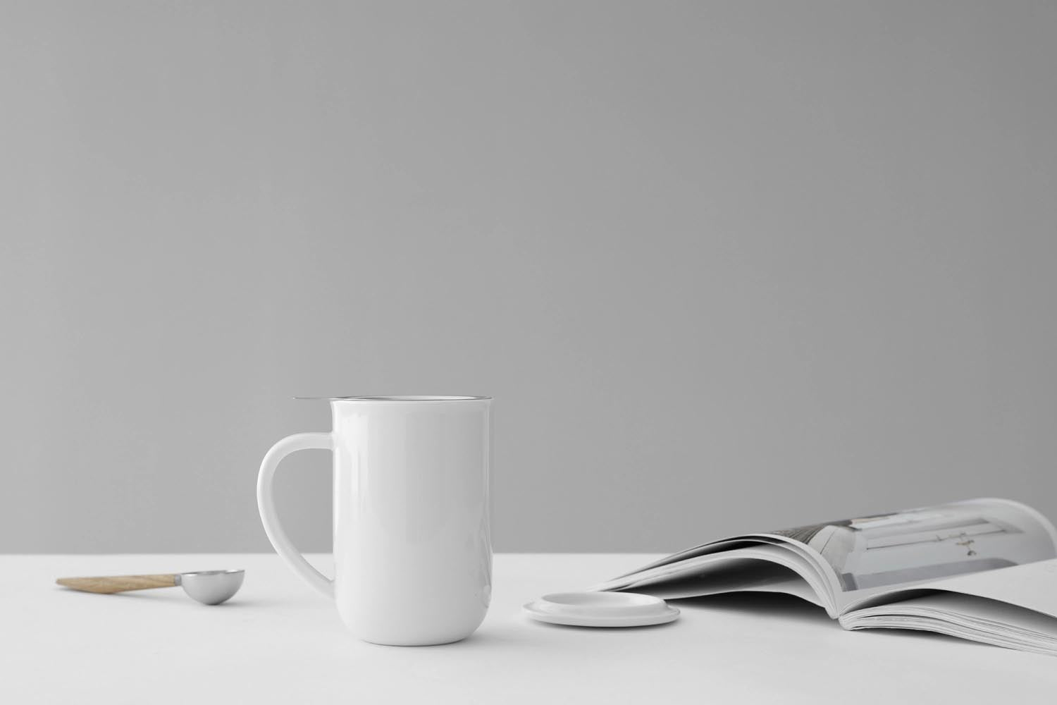 Elegante Teetasse aus weissem Porzellan, 500ml, 14cm hoch, von Viva. Perfekt für stilvollen Teegenuss und modernes Ambiente.