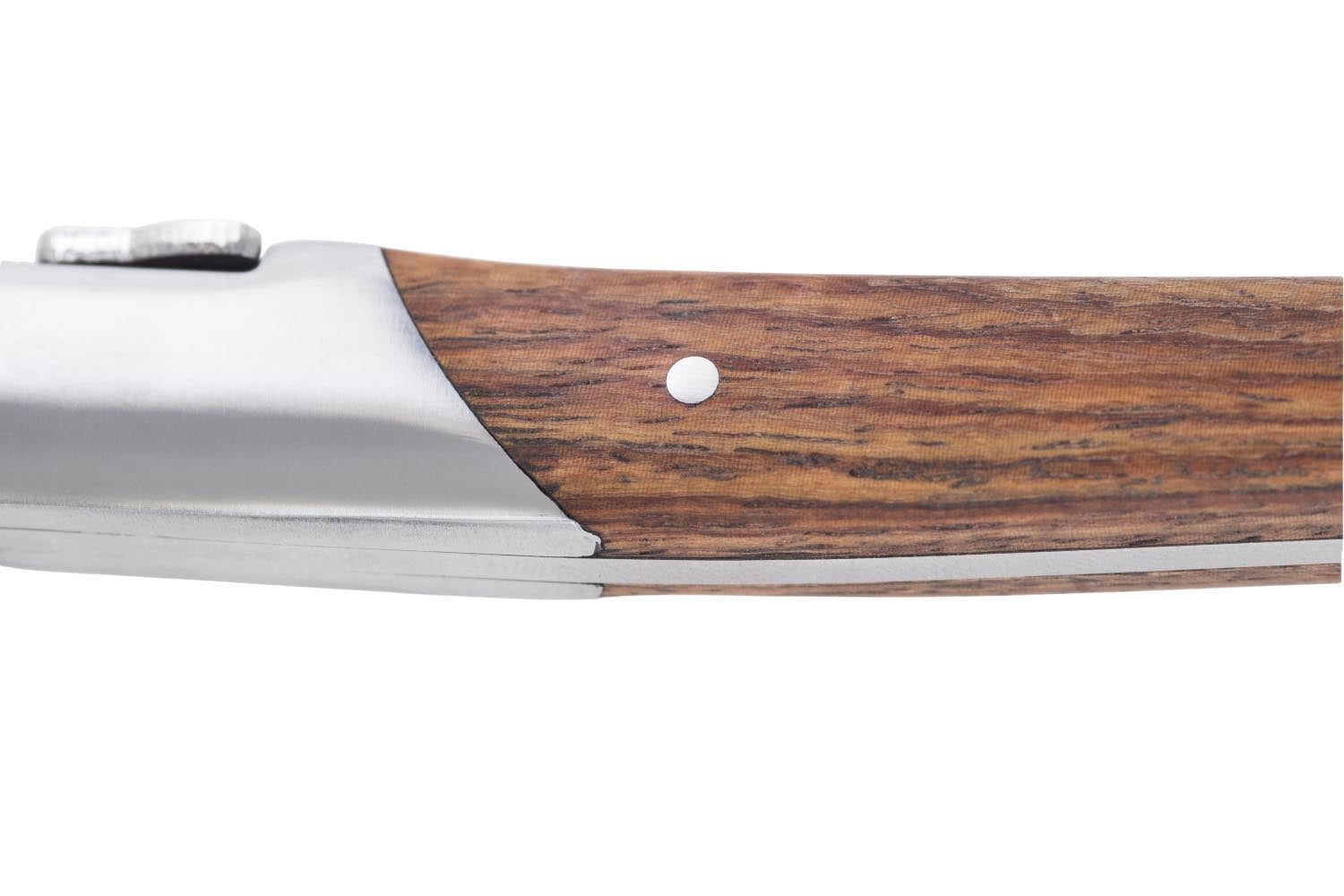 Elegante Laguiole Steakmesser mit Griffen aus edlem Holz, perfekt für anspruchsvolle Geniesser und stilvolle Tischmomente.