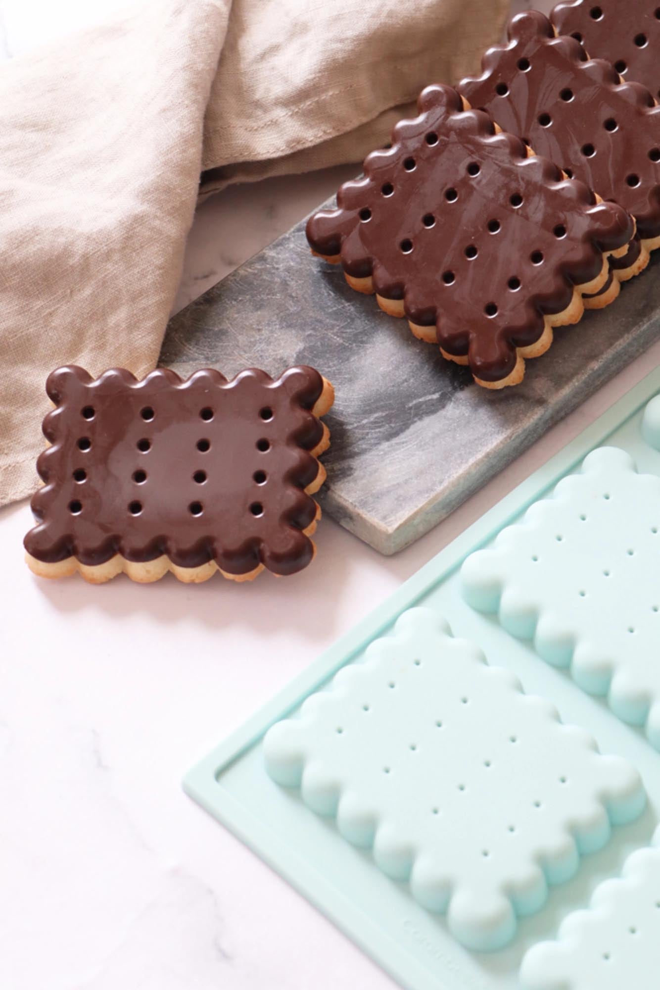 Silikonform für 8 Petit Beurre Kekse, perfekt für kreatives Backen. Antihaftend, langlebig, leicht zu reinigen und vielseitig einsetzbar.
